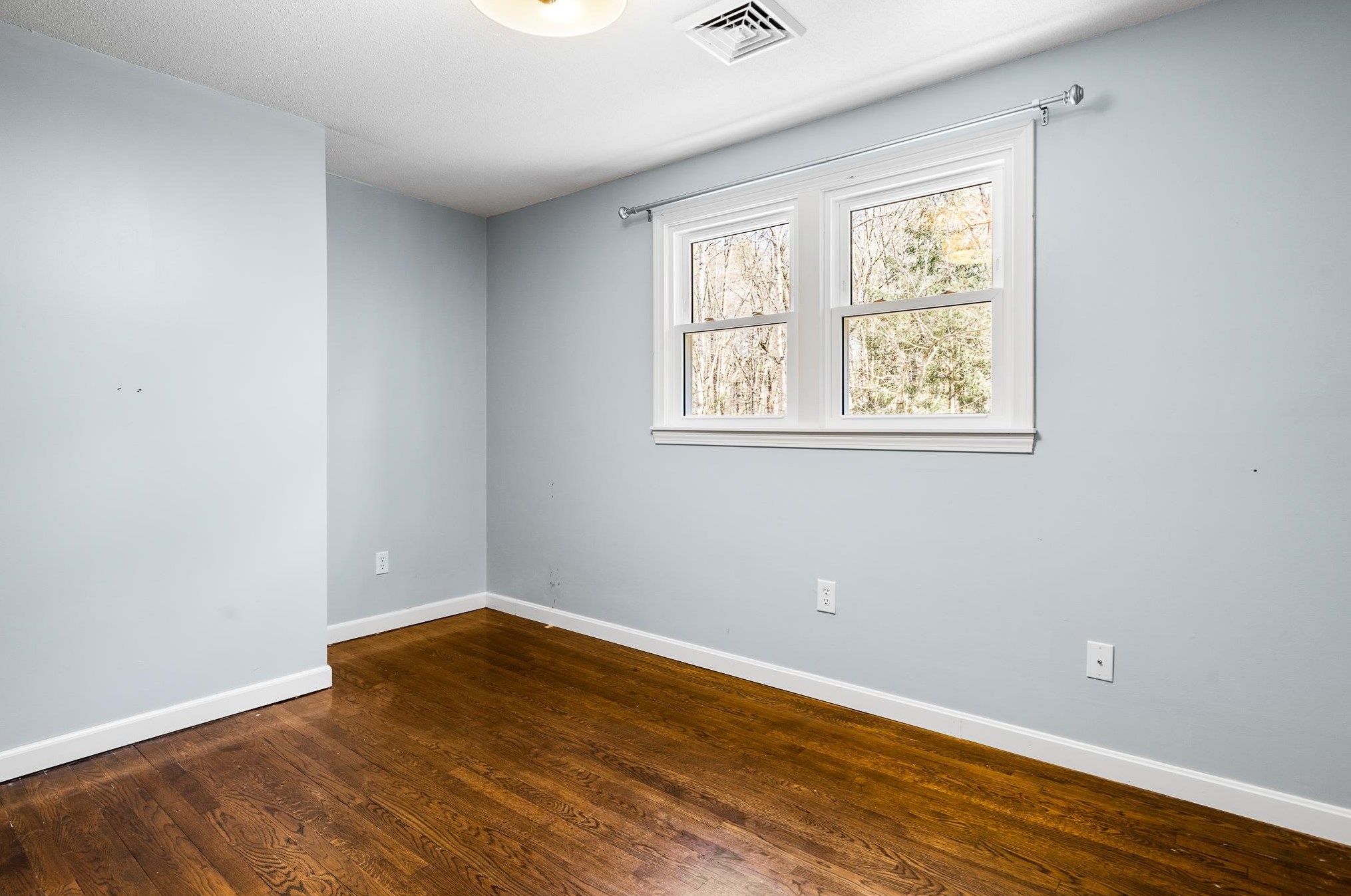 46 Hills Dr, Manchester NH  03110-4920 exterior