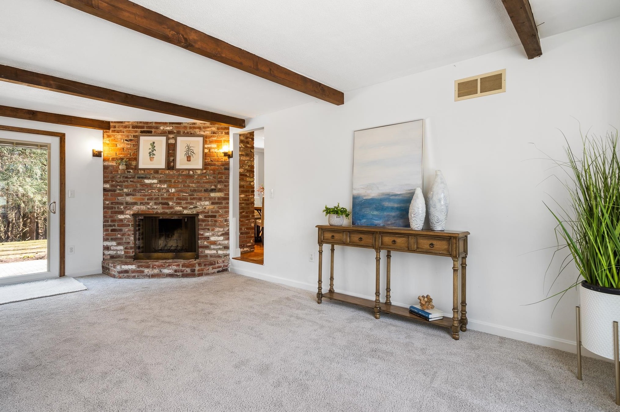 46 Hills Dr, Manchester NH  03110-4920 exterior