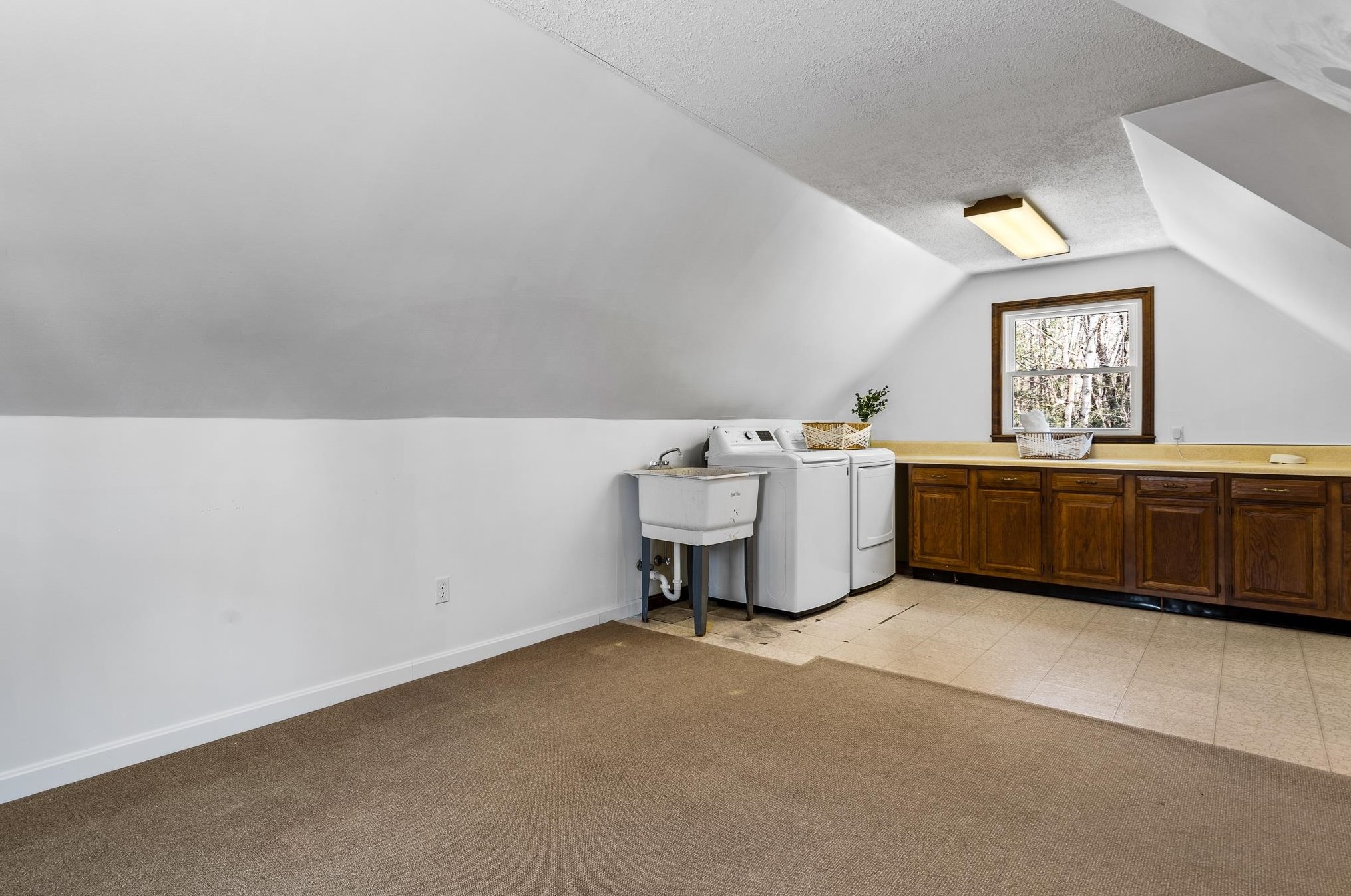 46 Hills Dr, Manchester NH  03110-4920 exterior