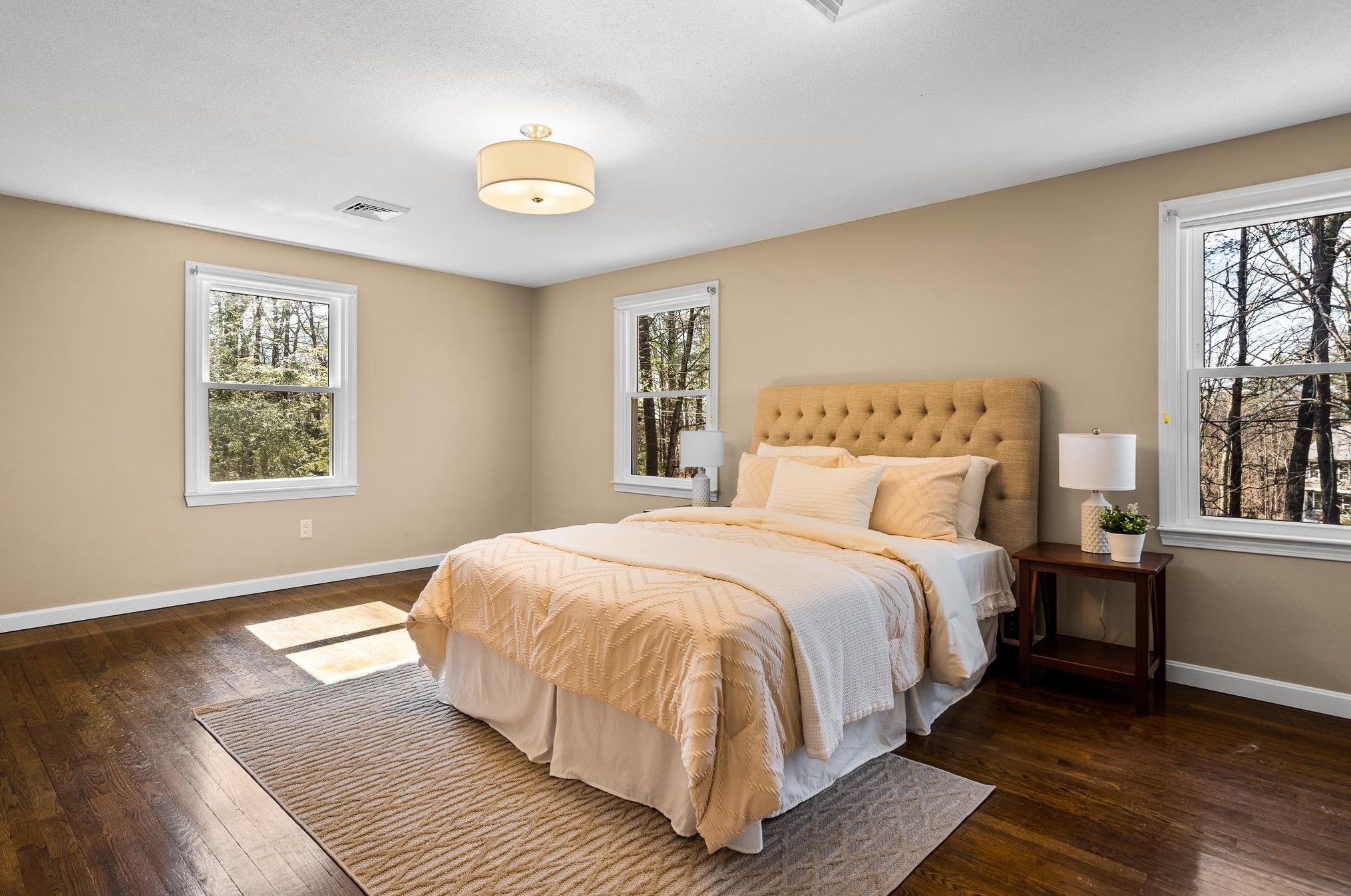 46 Hills Dr, Manchester NH  03110-4920 exterior