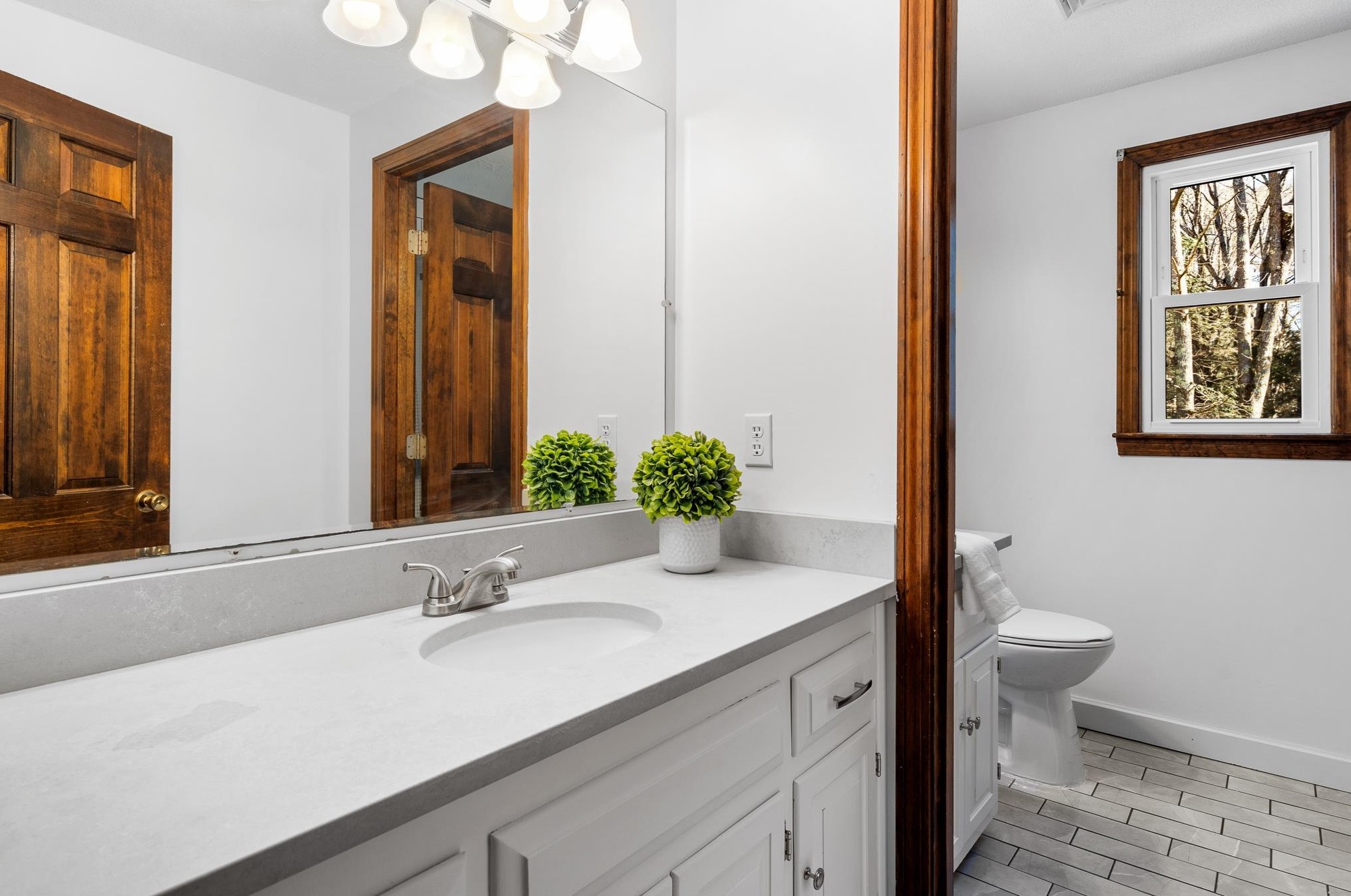 46 Hills Dr, Manchester NH  03110-4920 exterior