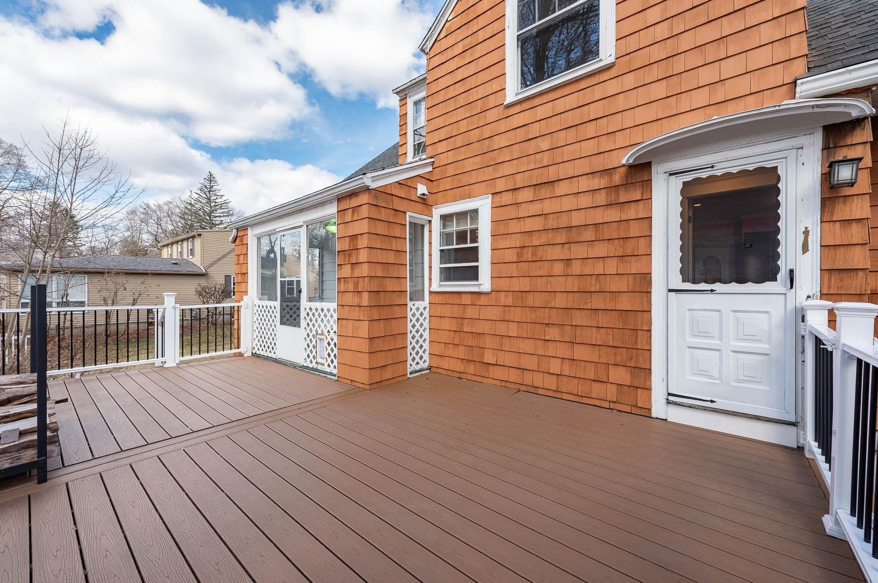 5 Longmeadow Rd, Dover NH  03820-4210 exterior