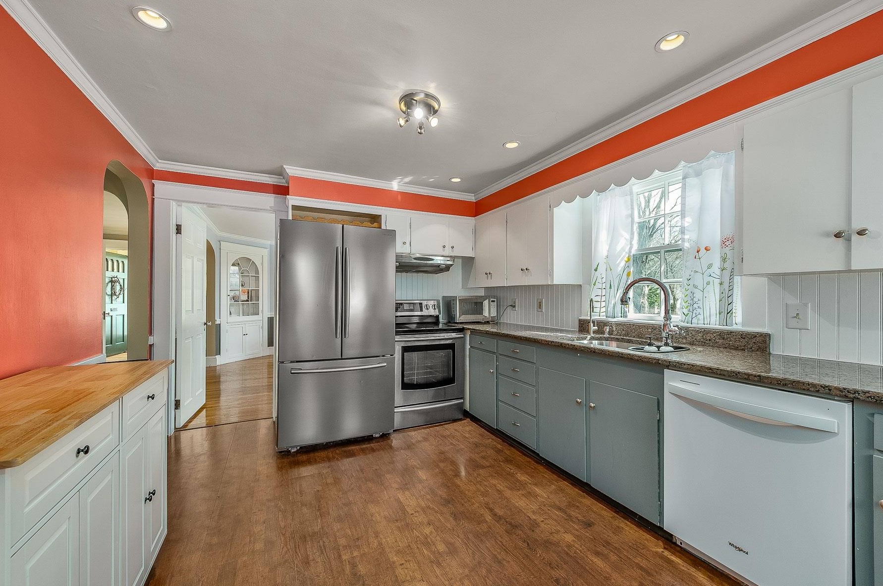 5 Longmeadow Rd, Dover NH  03820-4210 exterior