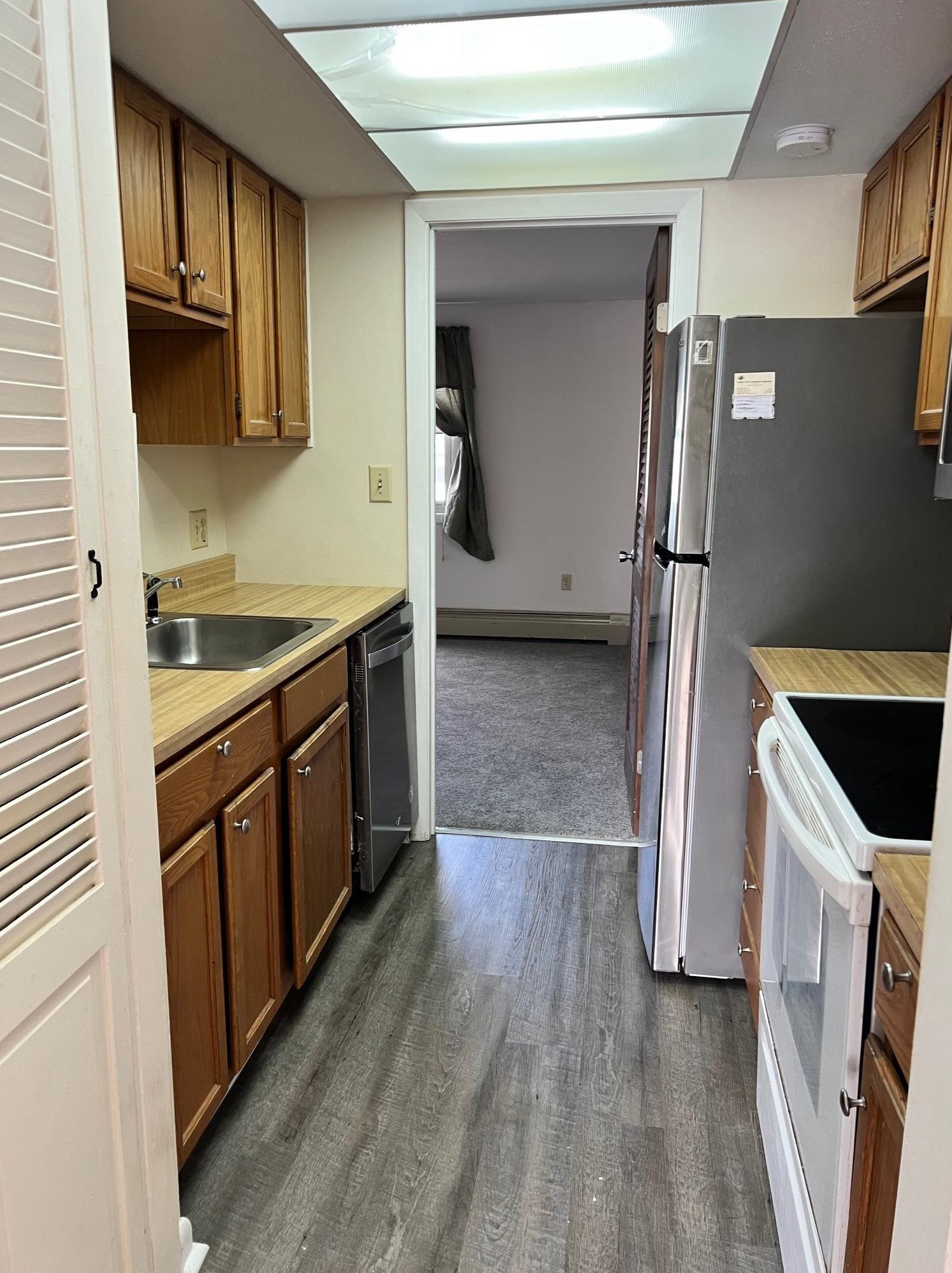 804 Cocheco Ct, Dover NH 03820-4818 exterior