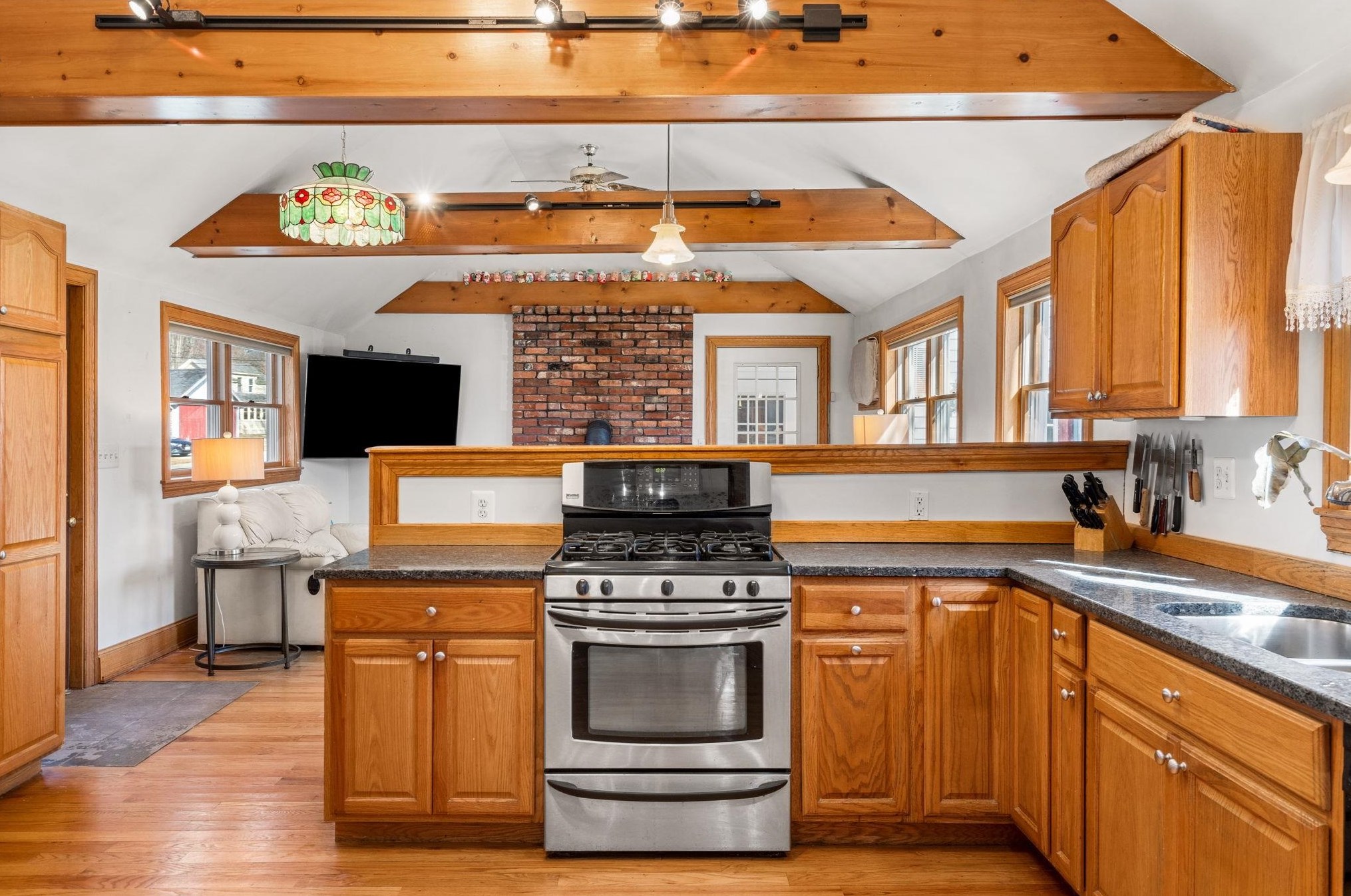 38 Main St, Newton NH  03858-3304 exterior