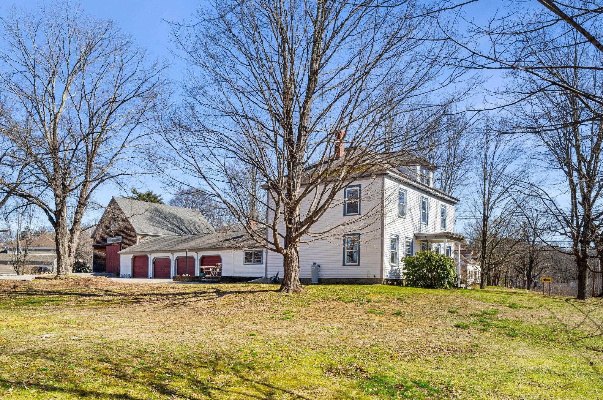 38 Main St, Newton NH  03858-3304 exterior