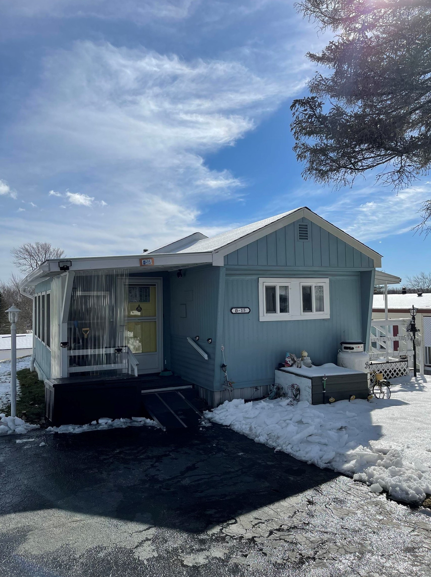 290 Calef Hwy, Epping NH  03042-2329 exterior