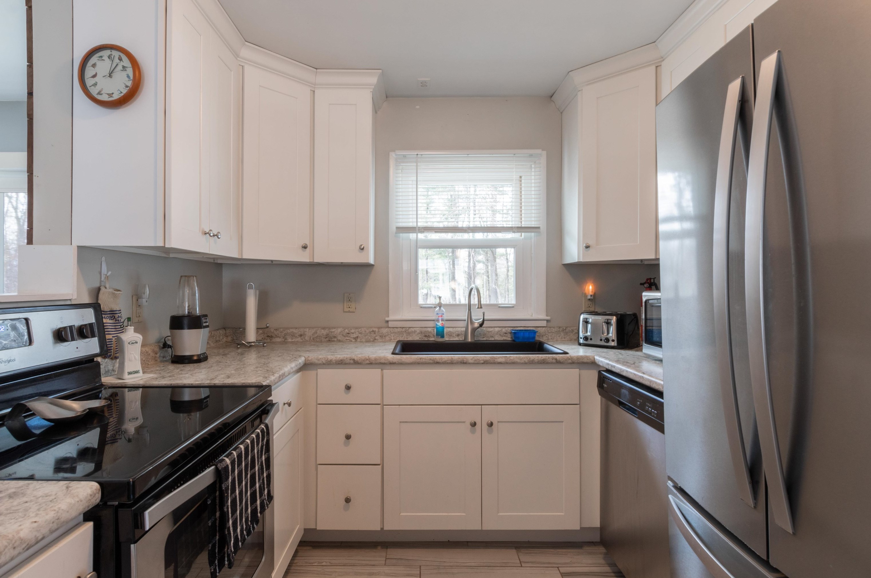 131 Huse Rd, Manchester NH  03103-3000 exterior