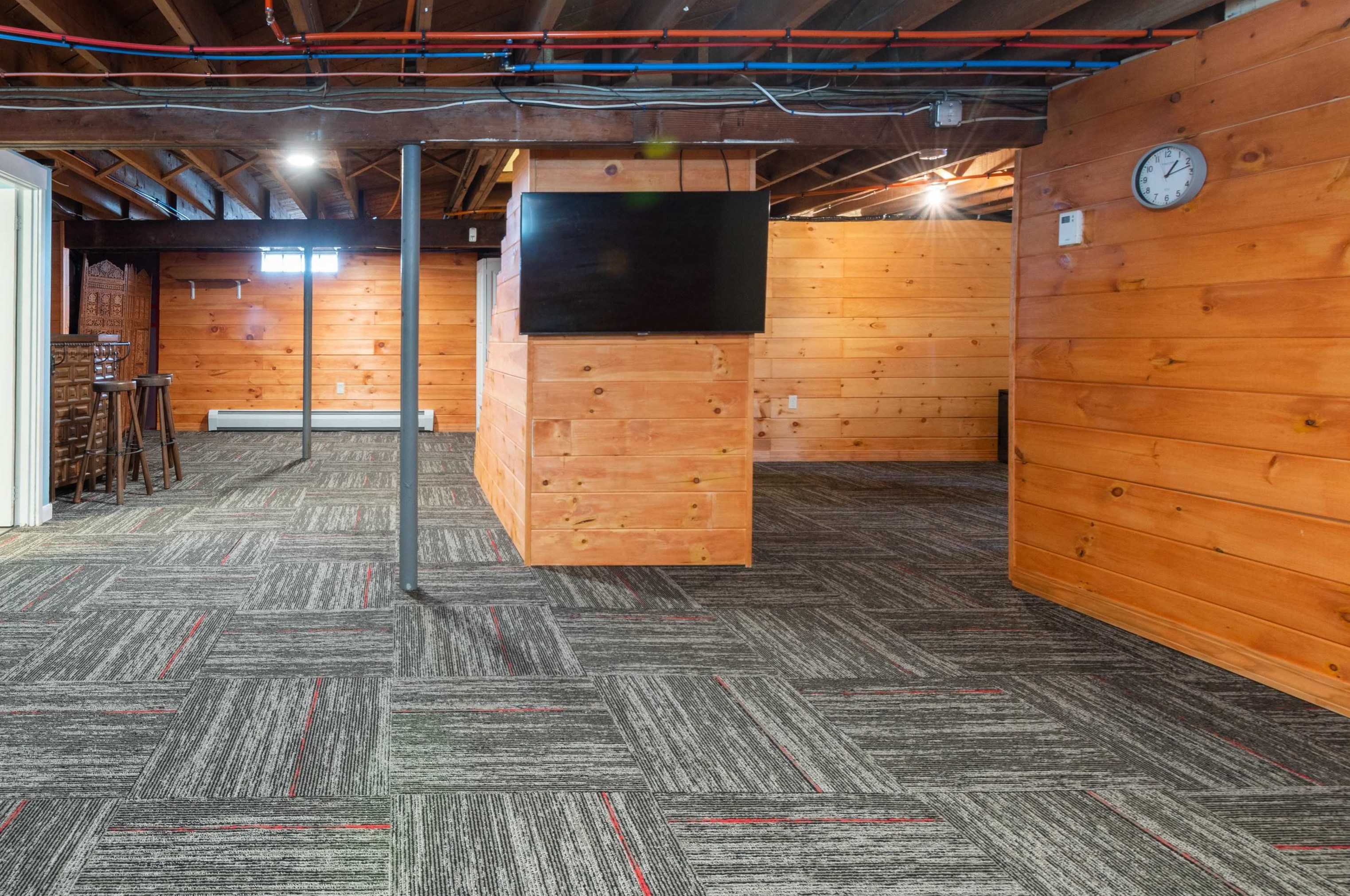 131 Huse Rd, Manchester NH  03103-3000 exterior