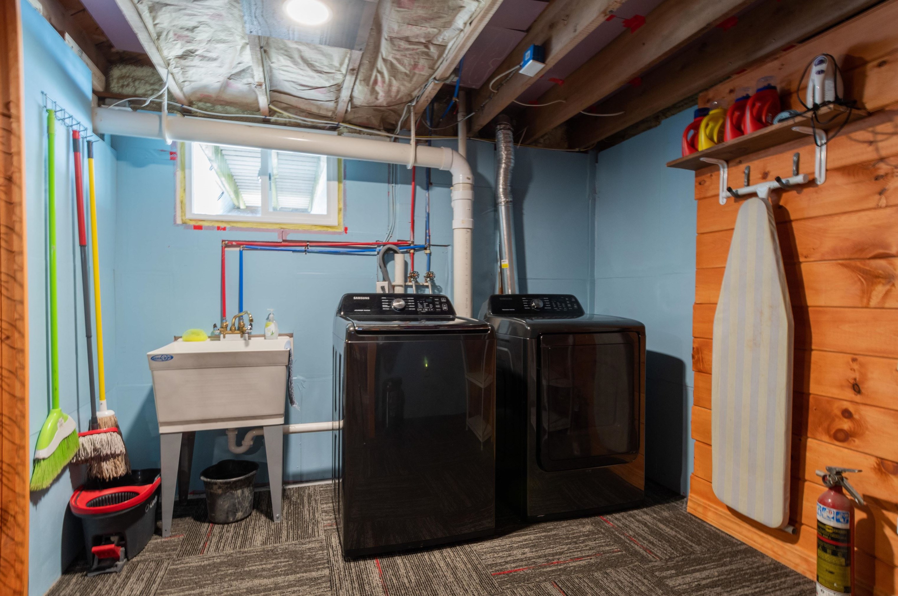 131 Huse Rd, Manchester NH  03103-3000 exterior