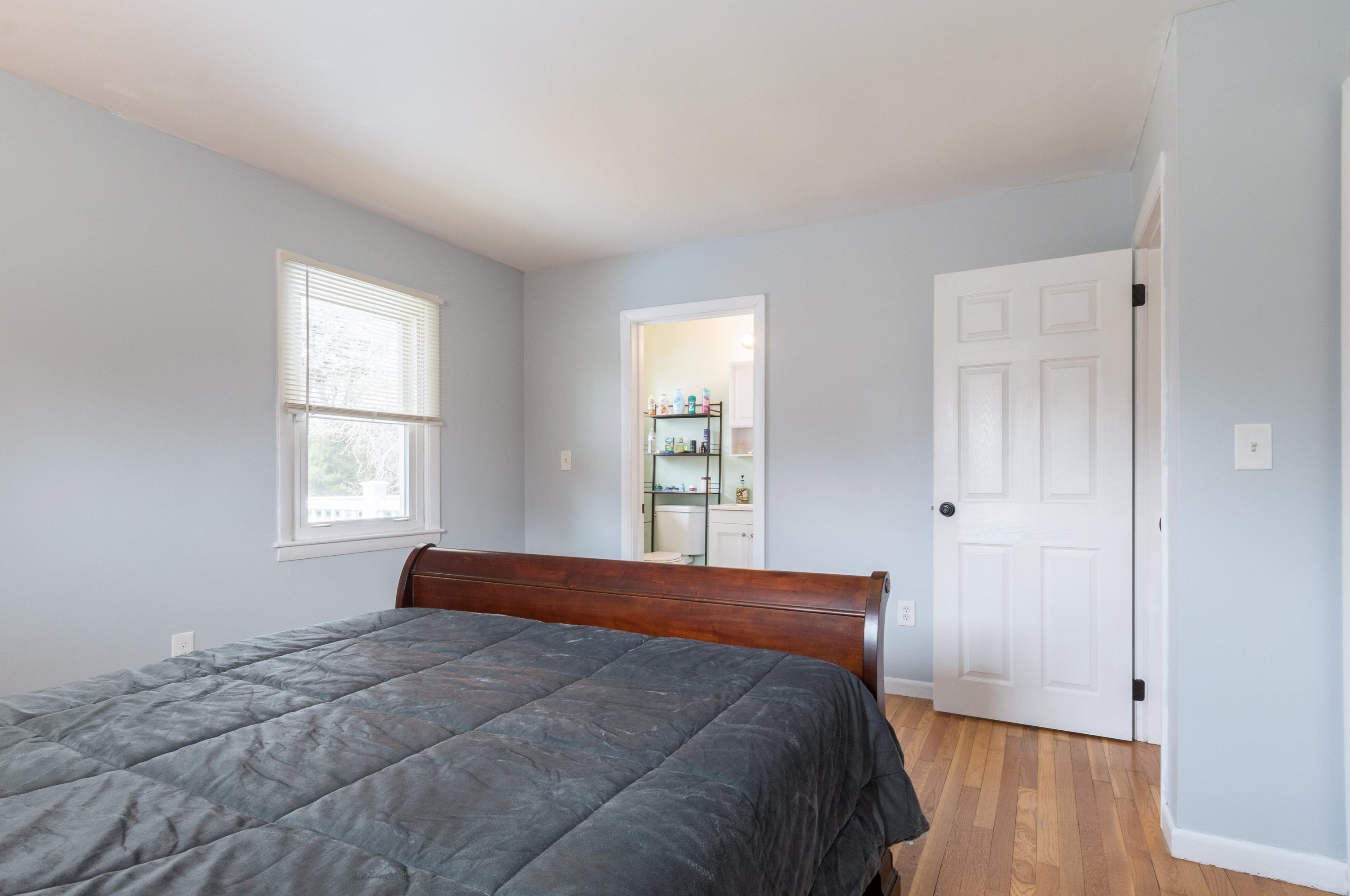 131 Huse Rd, Manchester NH  03103-3000 exterior