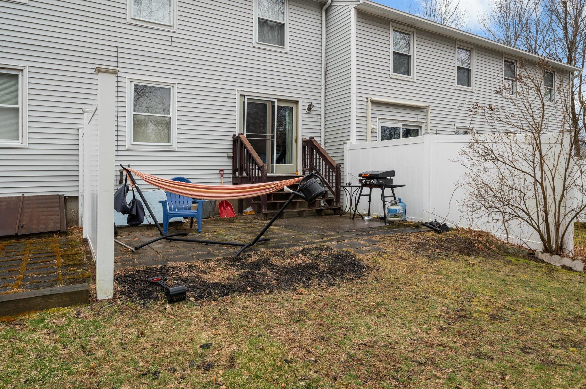 23 Elm St, Merrimack NH  03054-3419 exterior
