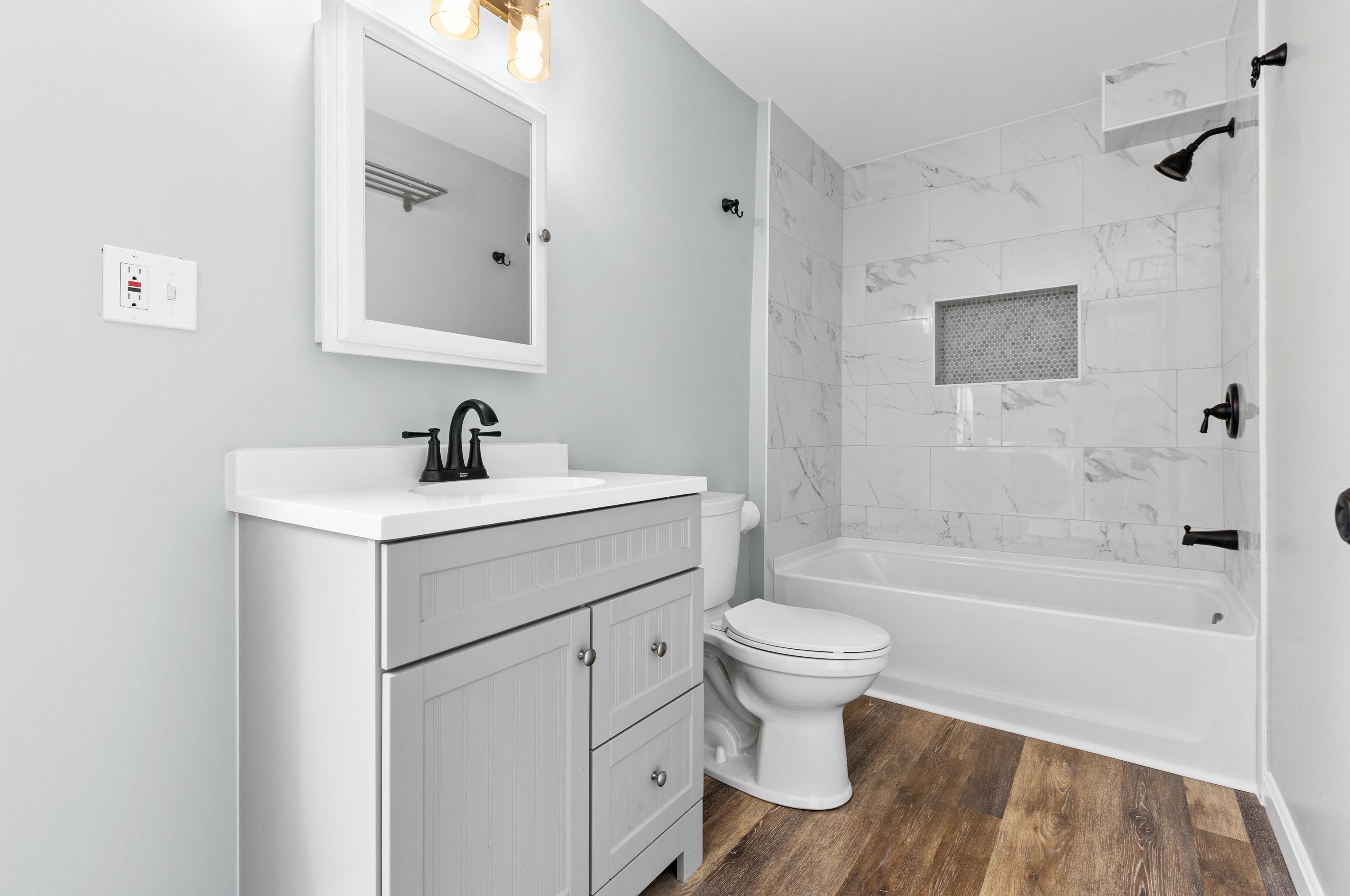 63 Garvin Ave, Manchester NH  03109-5519 exterior