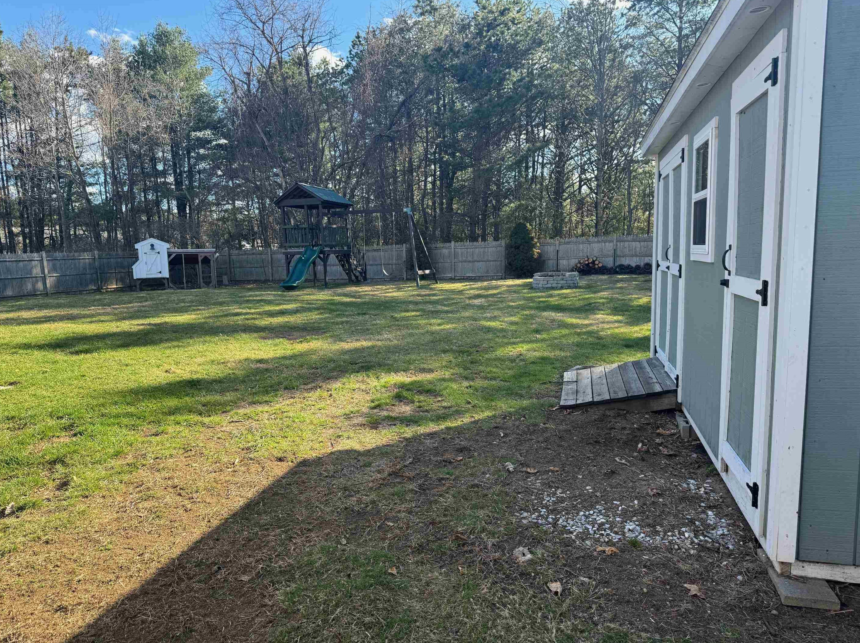 43 Salmon Falls Rd, Rochester NH  03868-8620 exterior
