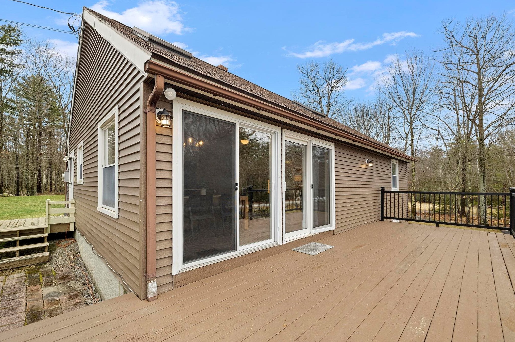 30 Westminster Dr, Fitzwilliam NH  03447-3542 exterior