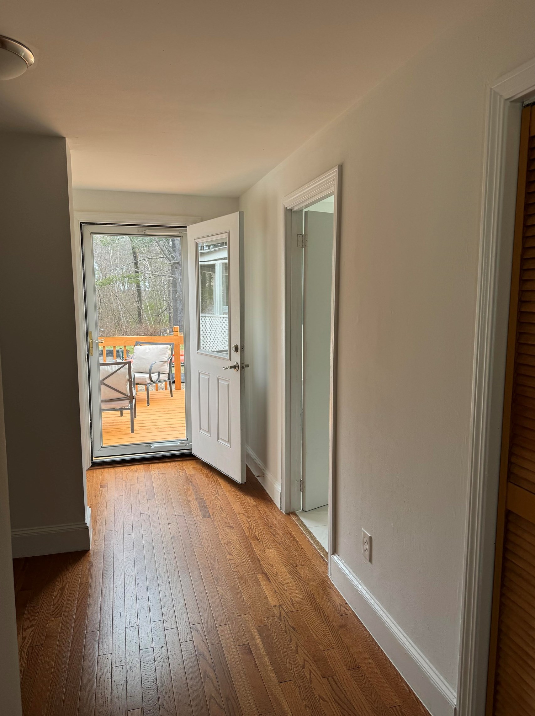 265 Dunbarton Rd, Manchester NH  03102-2596 exterior