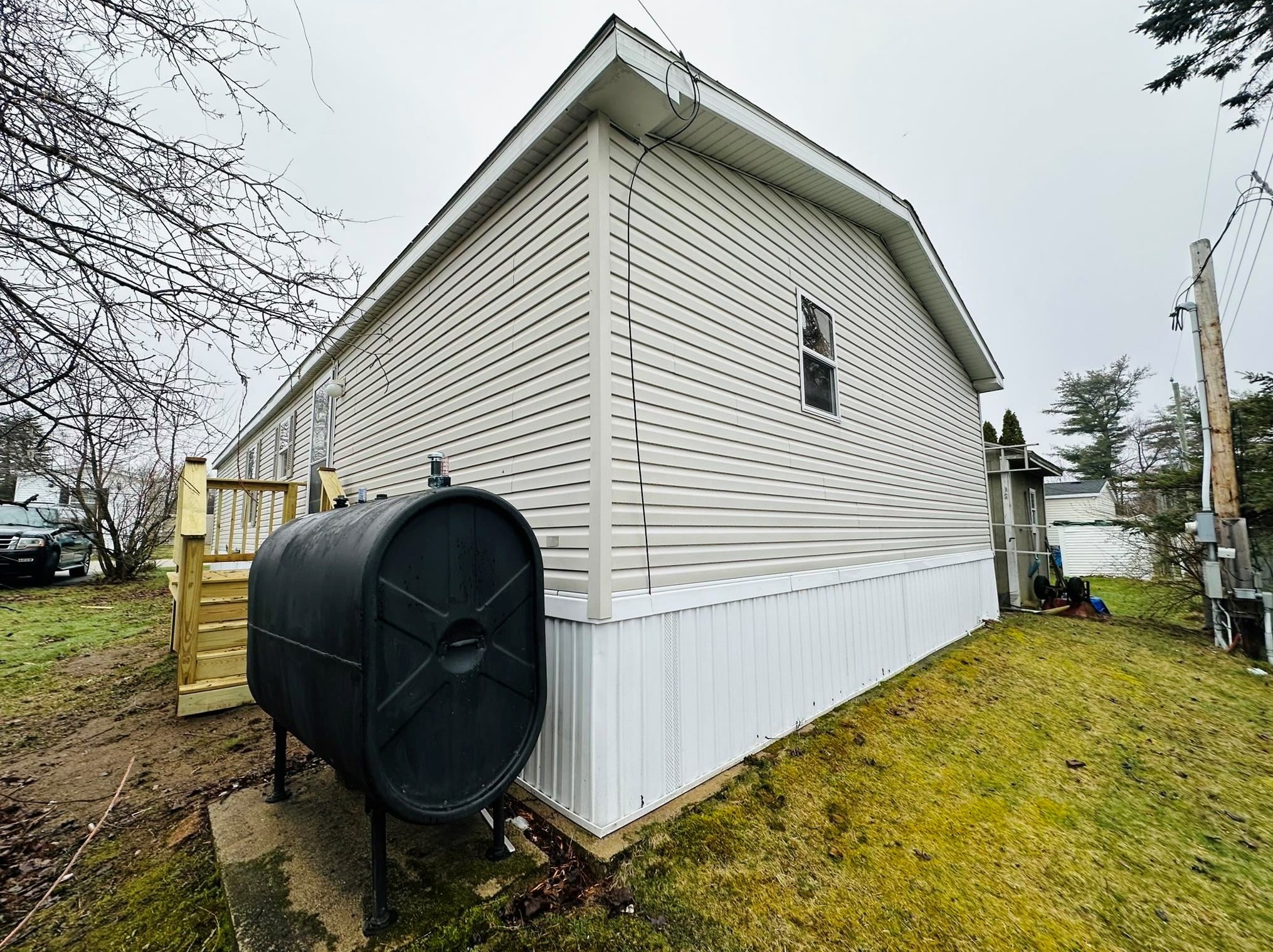 30 Kendall Pond Rd, Derry NH  03038-4325 exterior