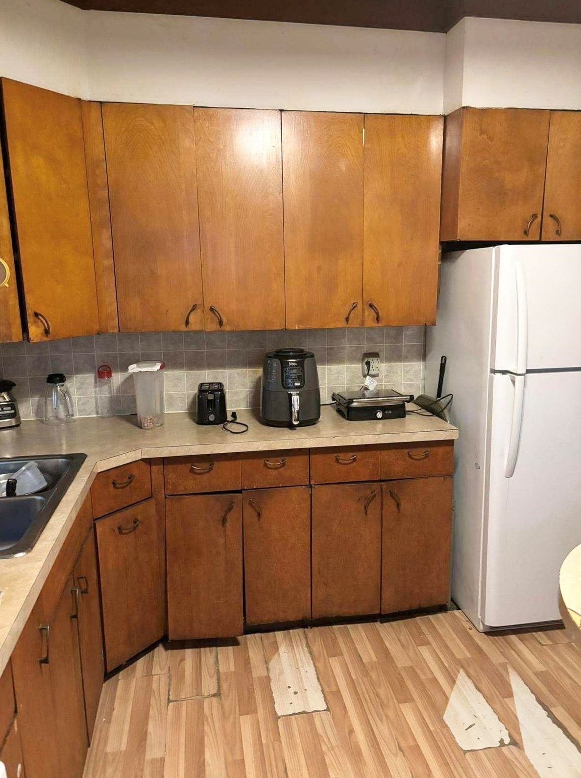 330 Spruce St, Manchester NH 03103-4812 exterior