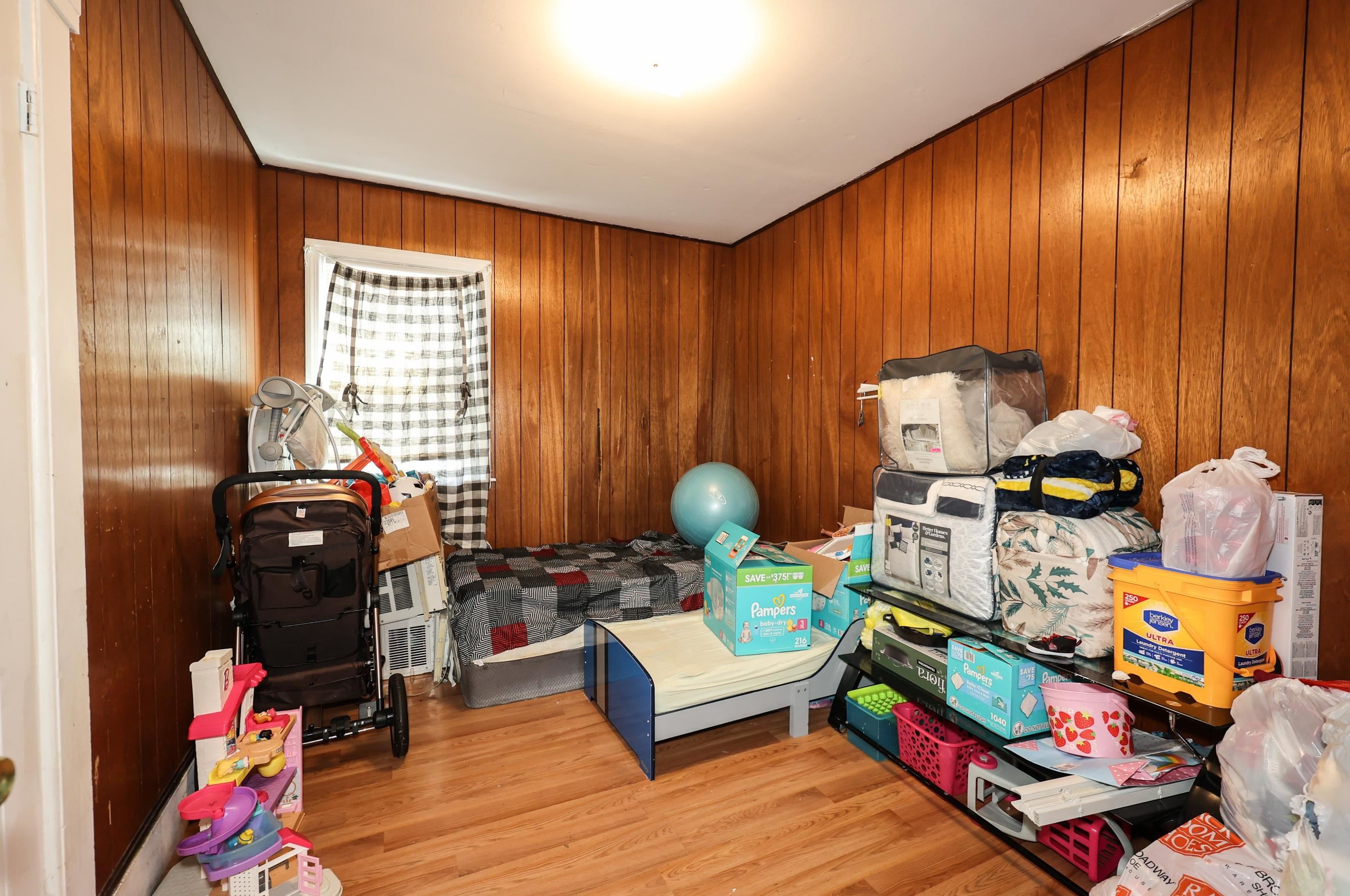 330 Spruce St, Manchester NH 03103-4812 exterior