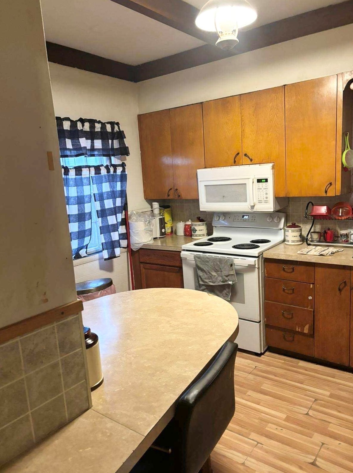 330 Spruce St, Manchester NH 03103-4812 exterior