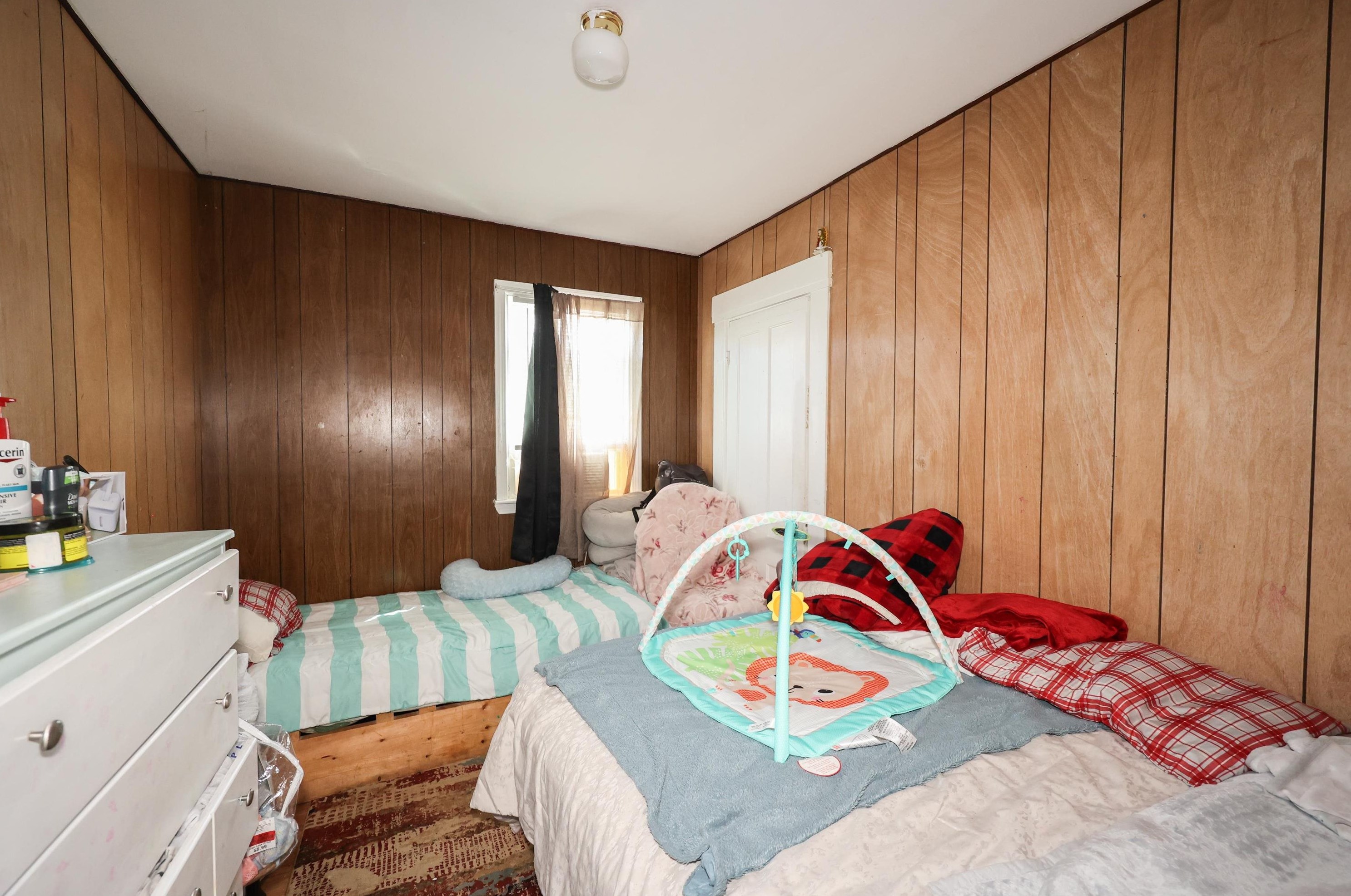 330 Spruce St, Manchester NH 03103-4812 exterior