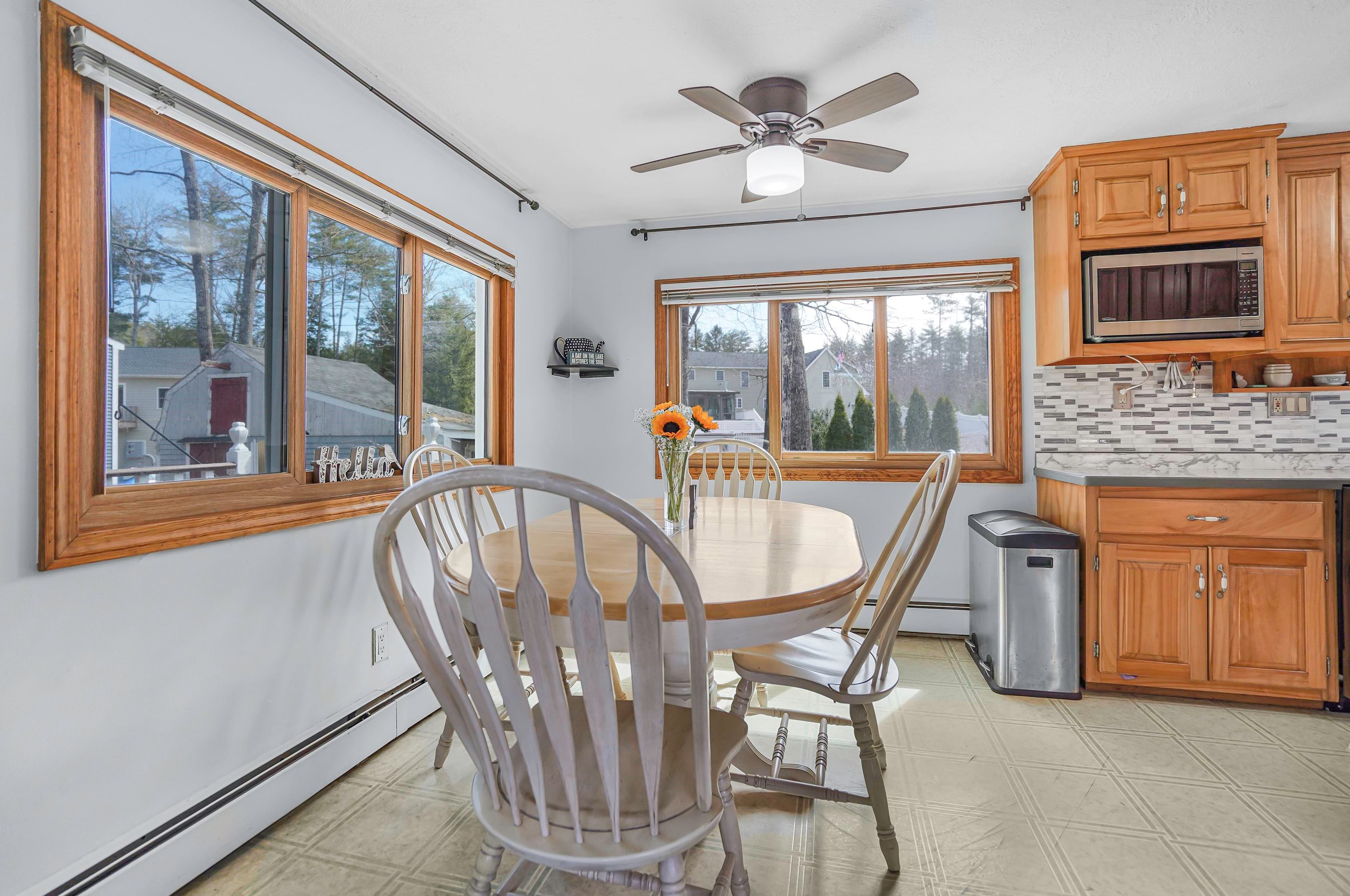 10 Lewis Dr, Deerfield NH  03037-1132 exterior