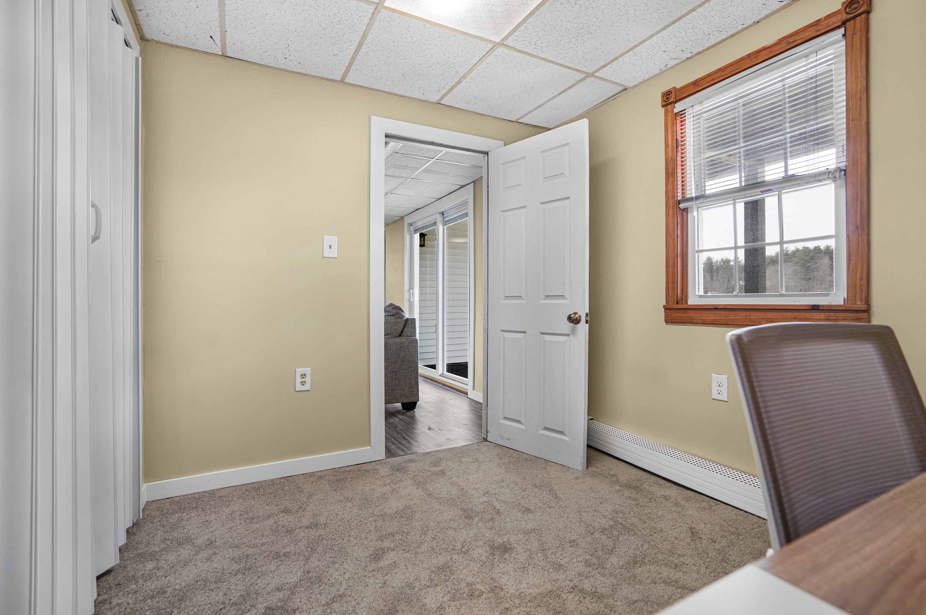 10 Lewis Dr, Deerfield NH  03037-1132 exterior