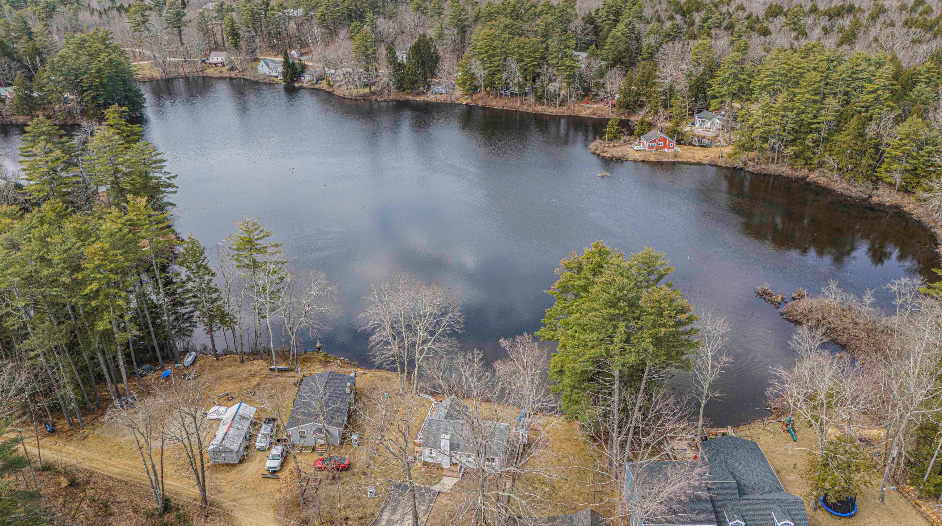 10 Lewis Dr, Deerfield NH  03037-1132 exterior