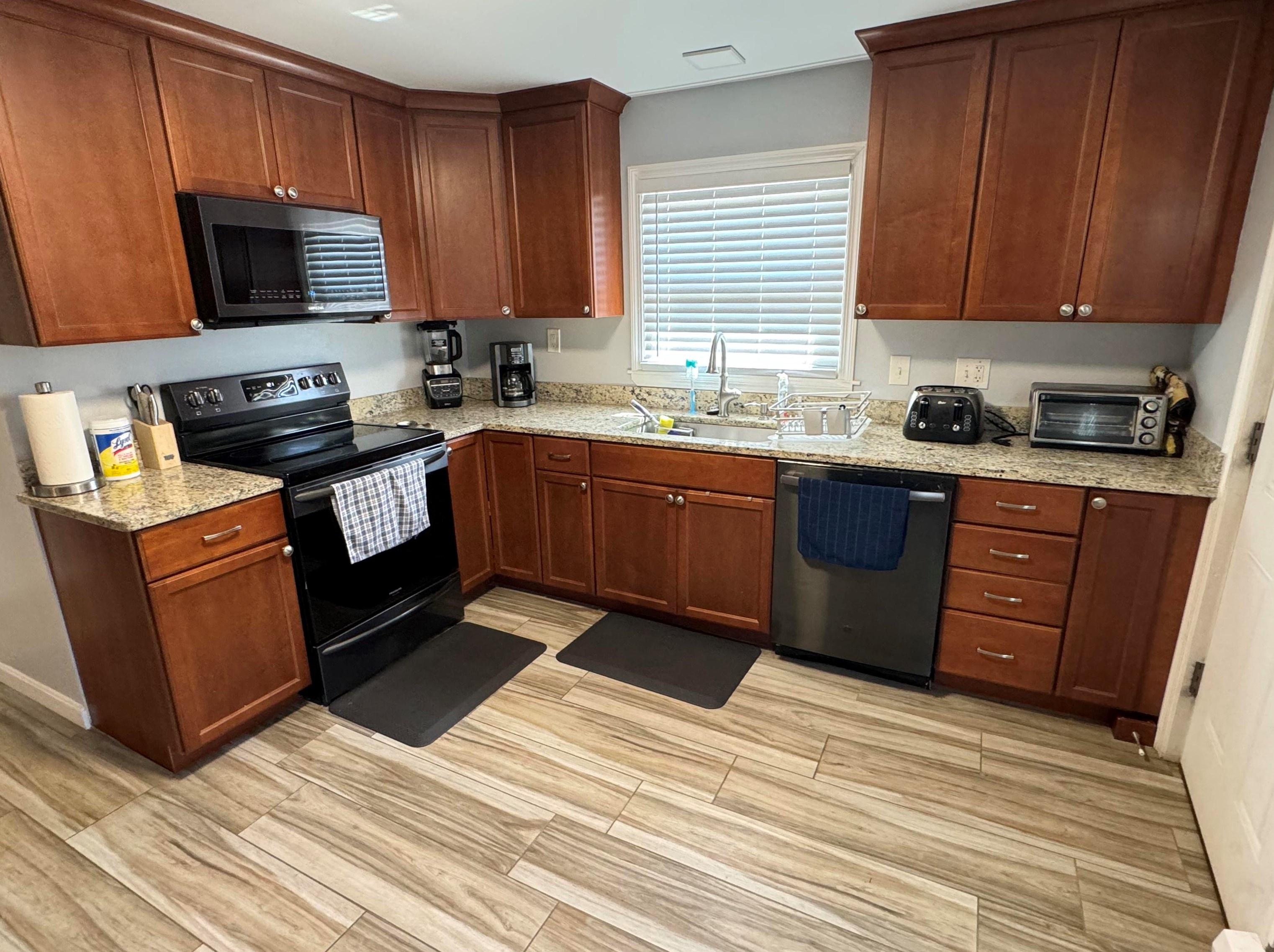 110 Westland Ave, Manchester NH  03103-7359 exterior