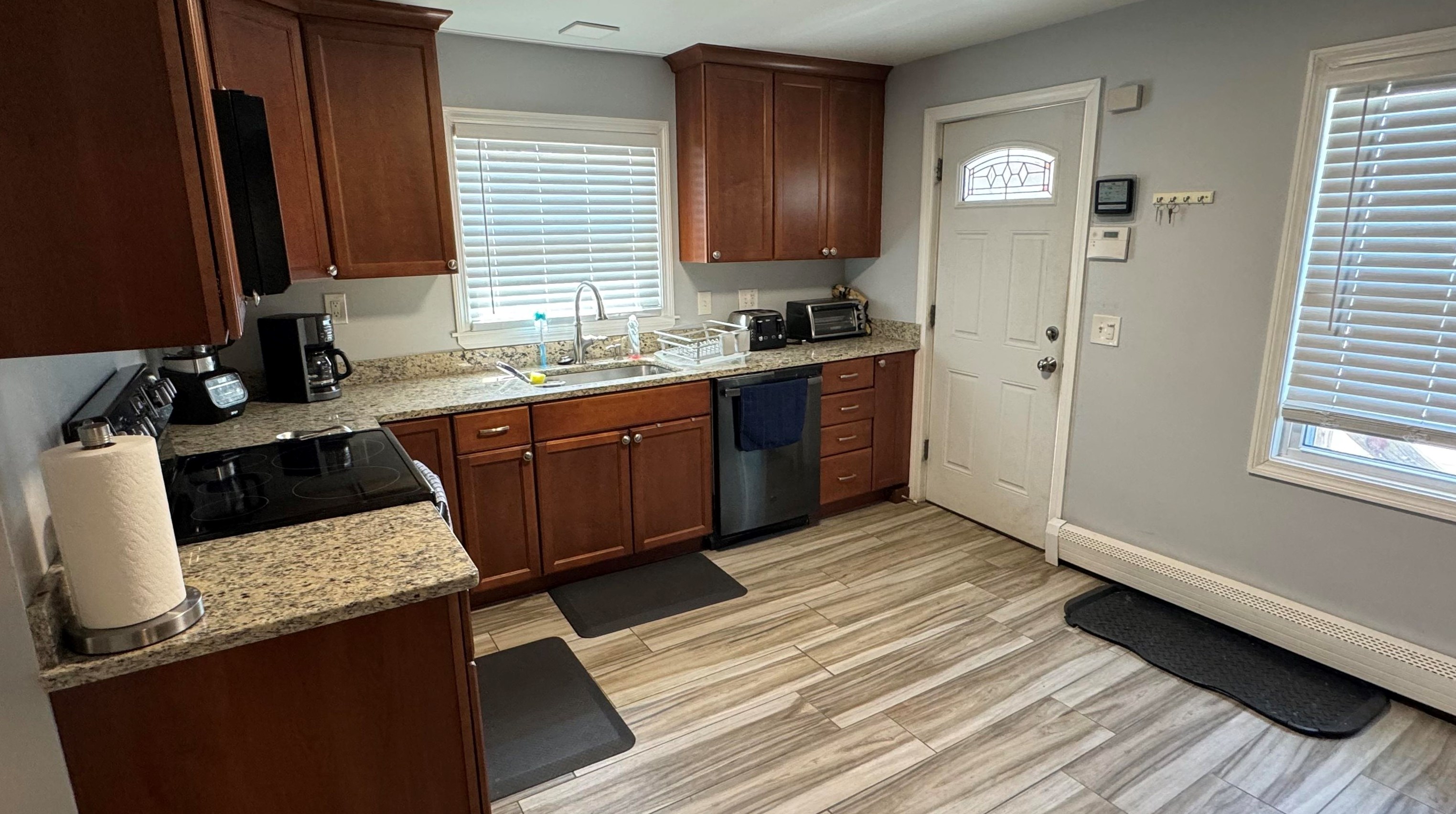 110 Westland Ave, Manchester NH  03103-7359 exterior