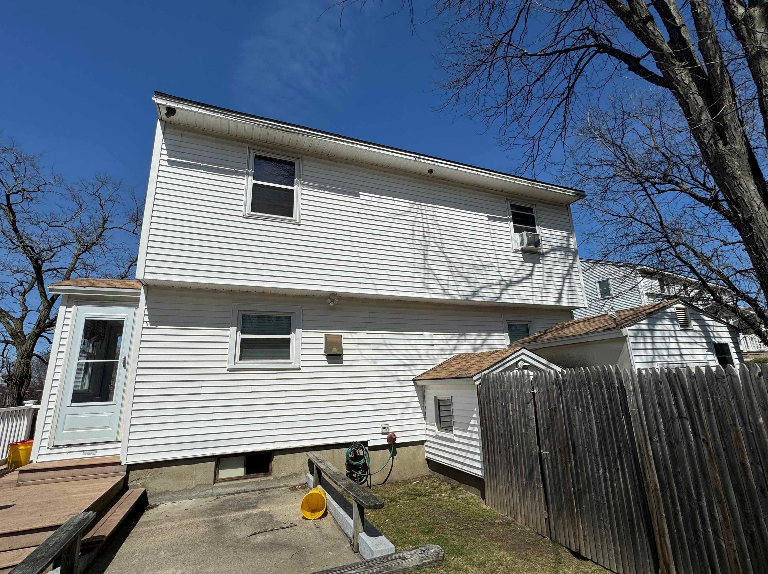 110 Westland Ave, Manchester NH  03103-7362 exterior