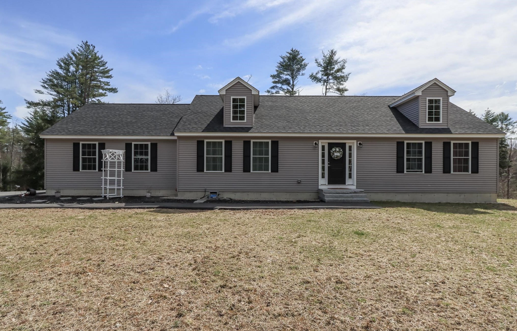 230 Lower Ridge Rd, Concord NH  03307-1509 exterior