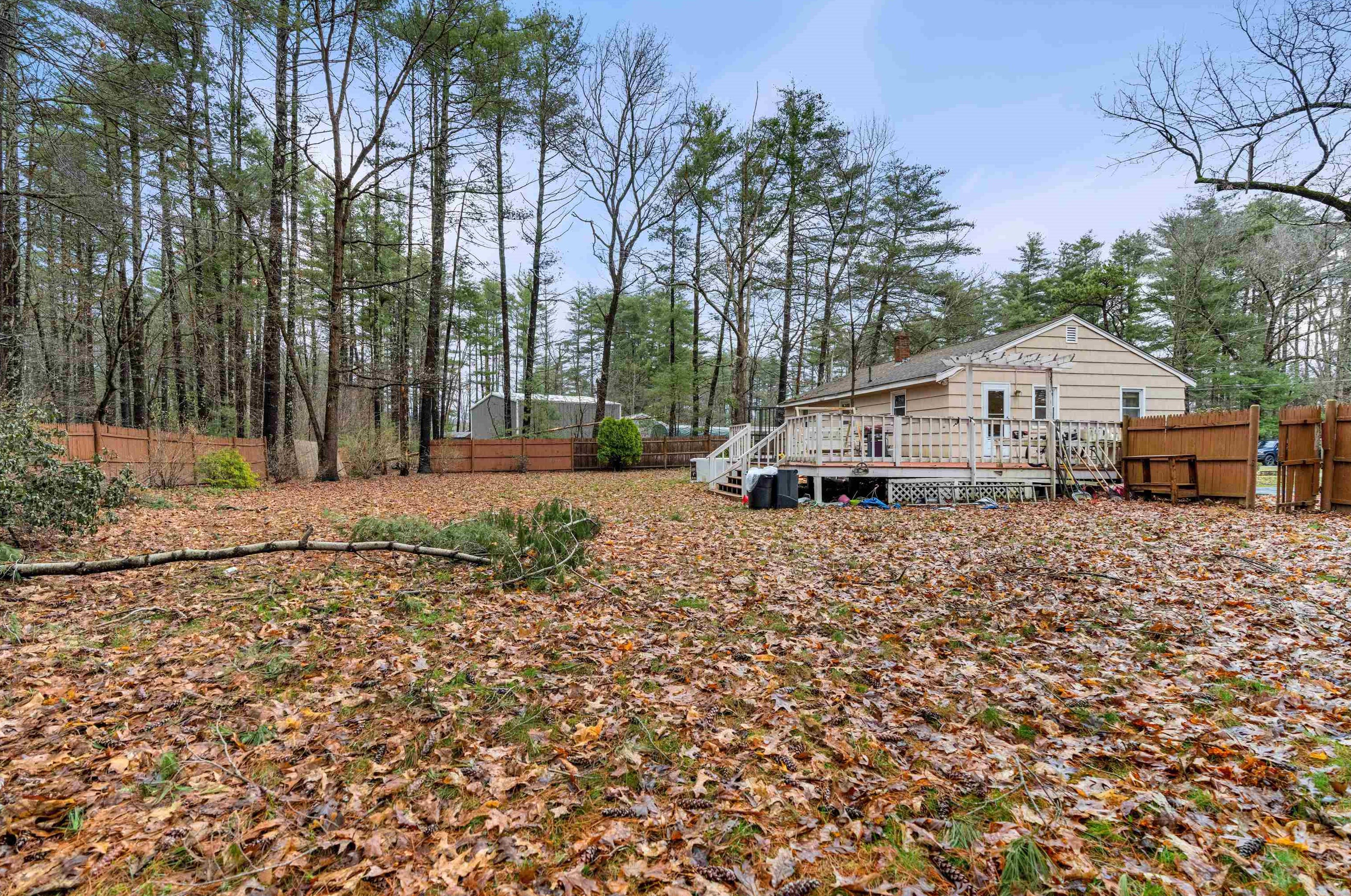 6 Shady Ln, Plaistow NH 03865-2110 exterior