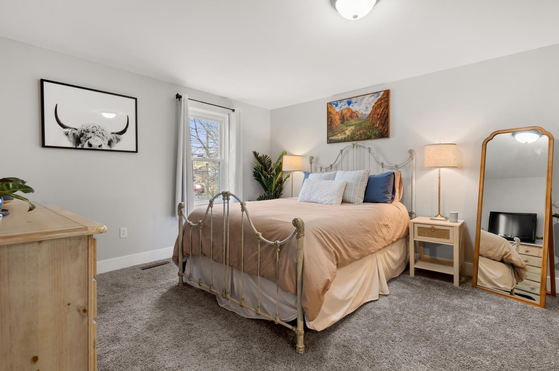 157 Exeter Rd, Newmarket NH  03857-2033 exterior