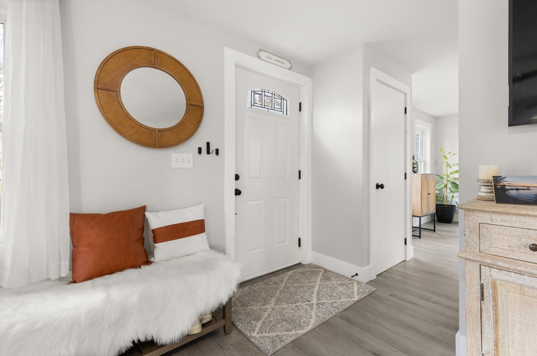 157 Exeter Rd, Newmarket NH  03857-2033 exterior