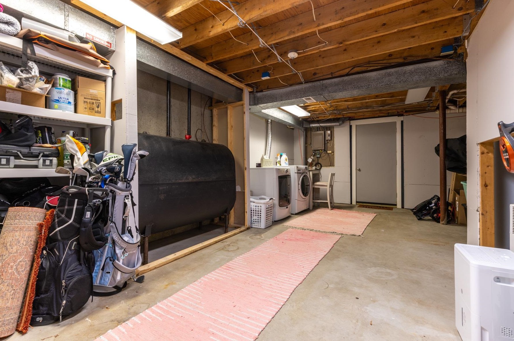 157 Exeter Rd, Newmarket NH  03857-2033 exterior