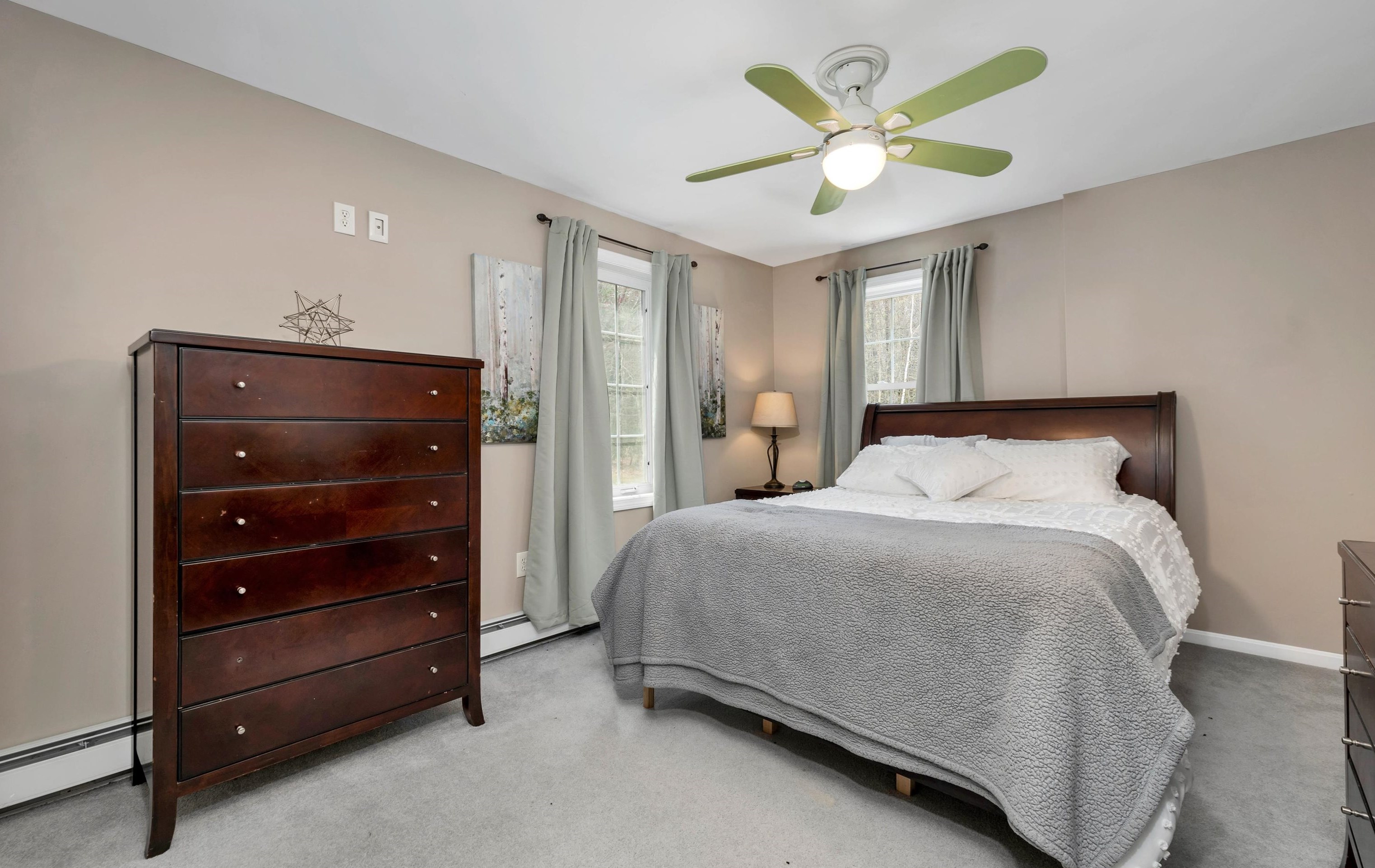 19 Meadow Lark Ln, Chichester NH  03234-4820 exterior