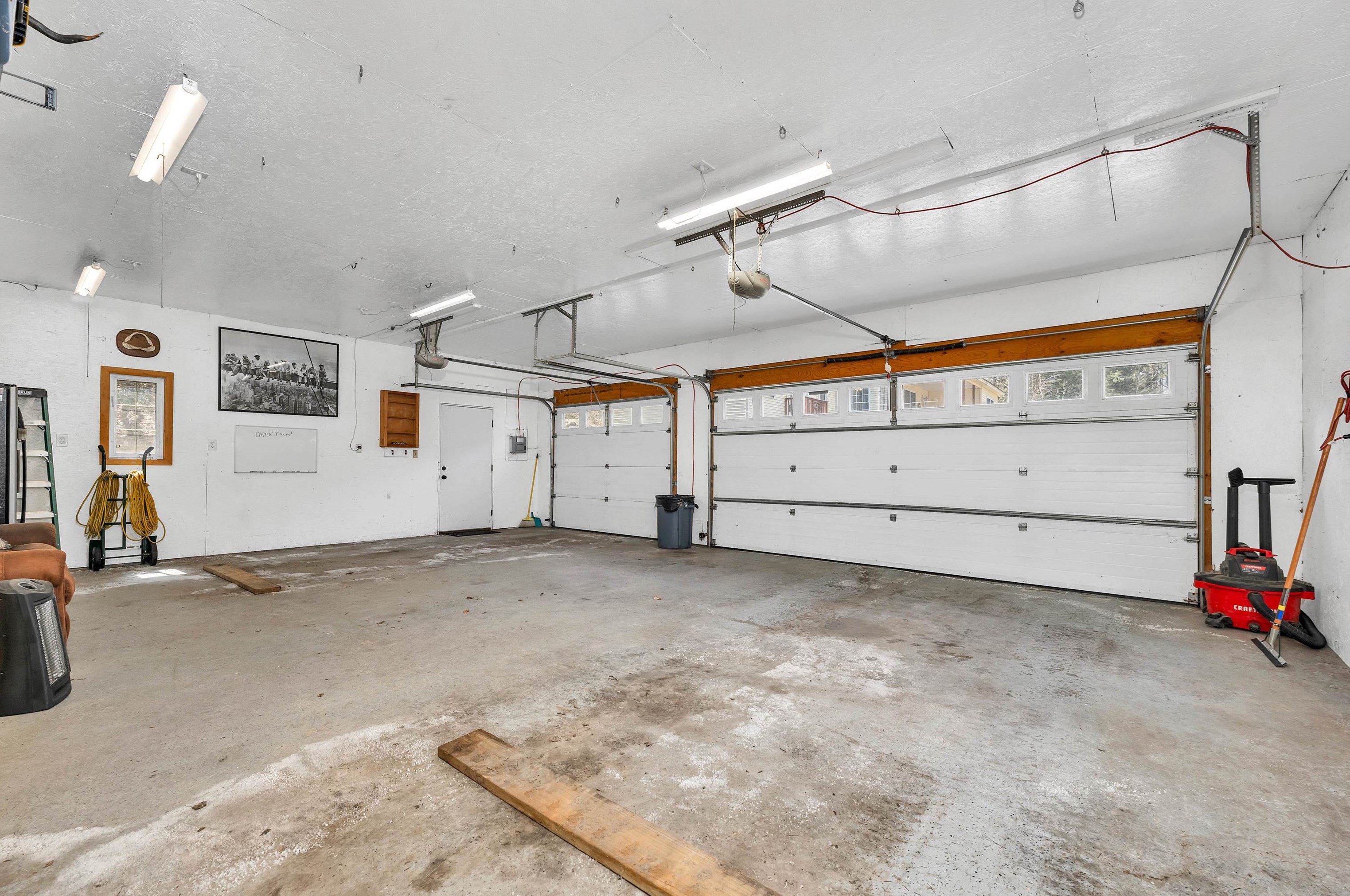 19 Meadow Lark Ln, Chichester NH  03234-4820 exterior