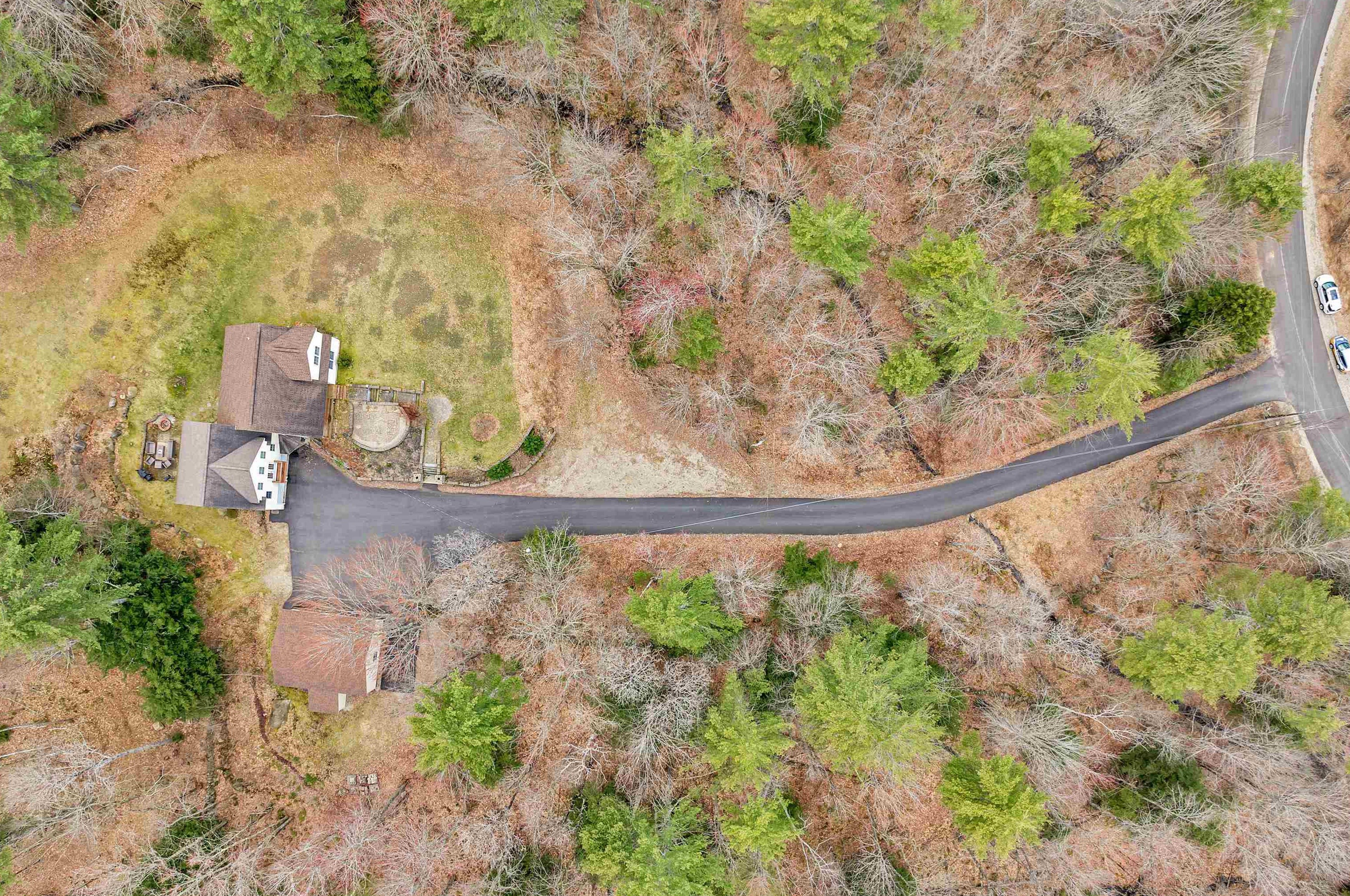 19 Meadow Lark Ln, Chichester NH  03234-4820 exterior