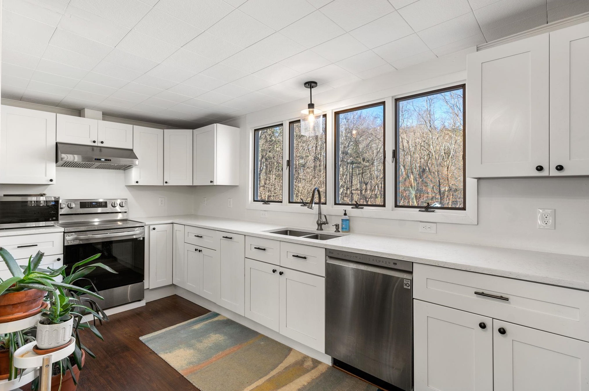 100 4th St, Dover NH  03820-2939 exterior