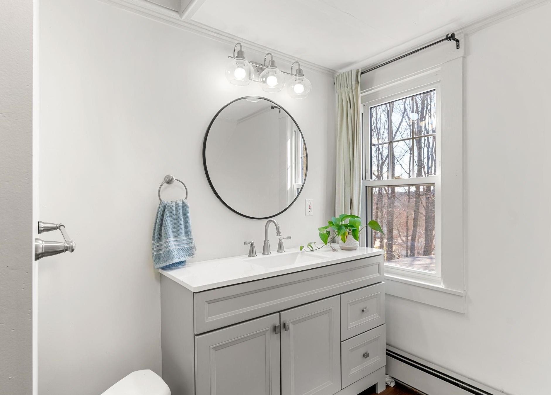 100 4th St, Dover NH  03820-2939 exterior