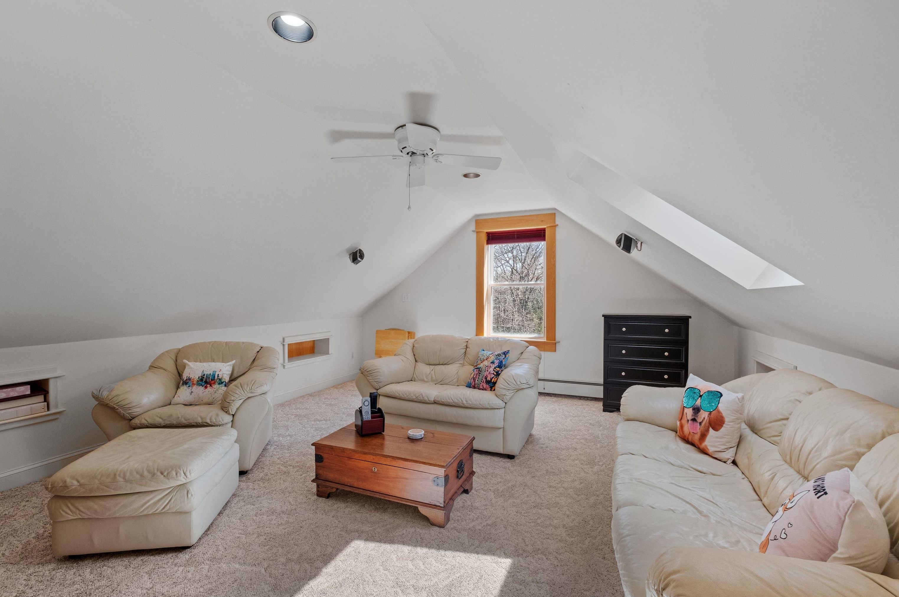 46 Elk Dr, Manchester NH  03110-4621 exterior