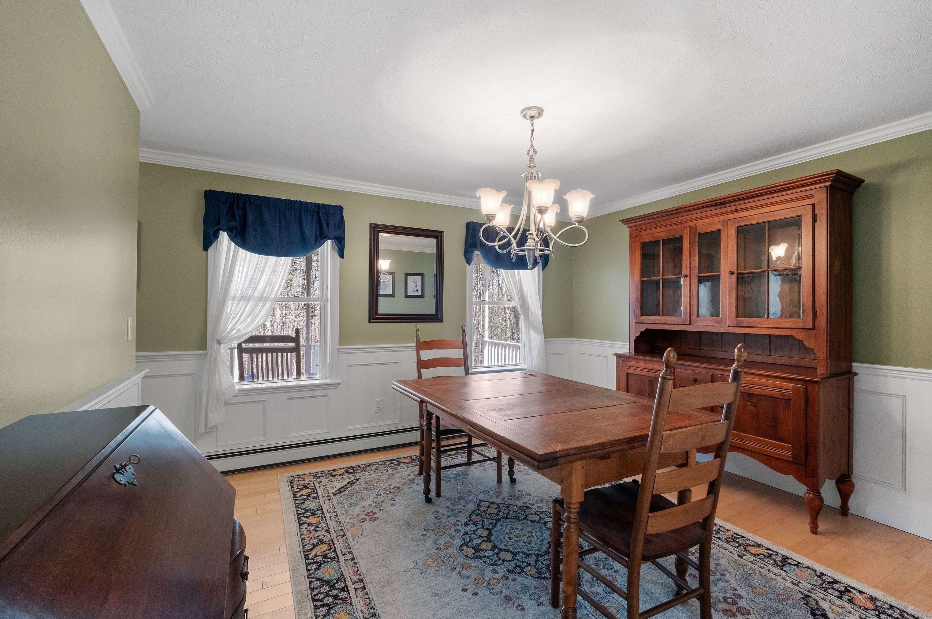 46 Elk Dr, Manchester NH  03110-4621 exterior
