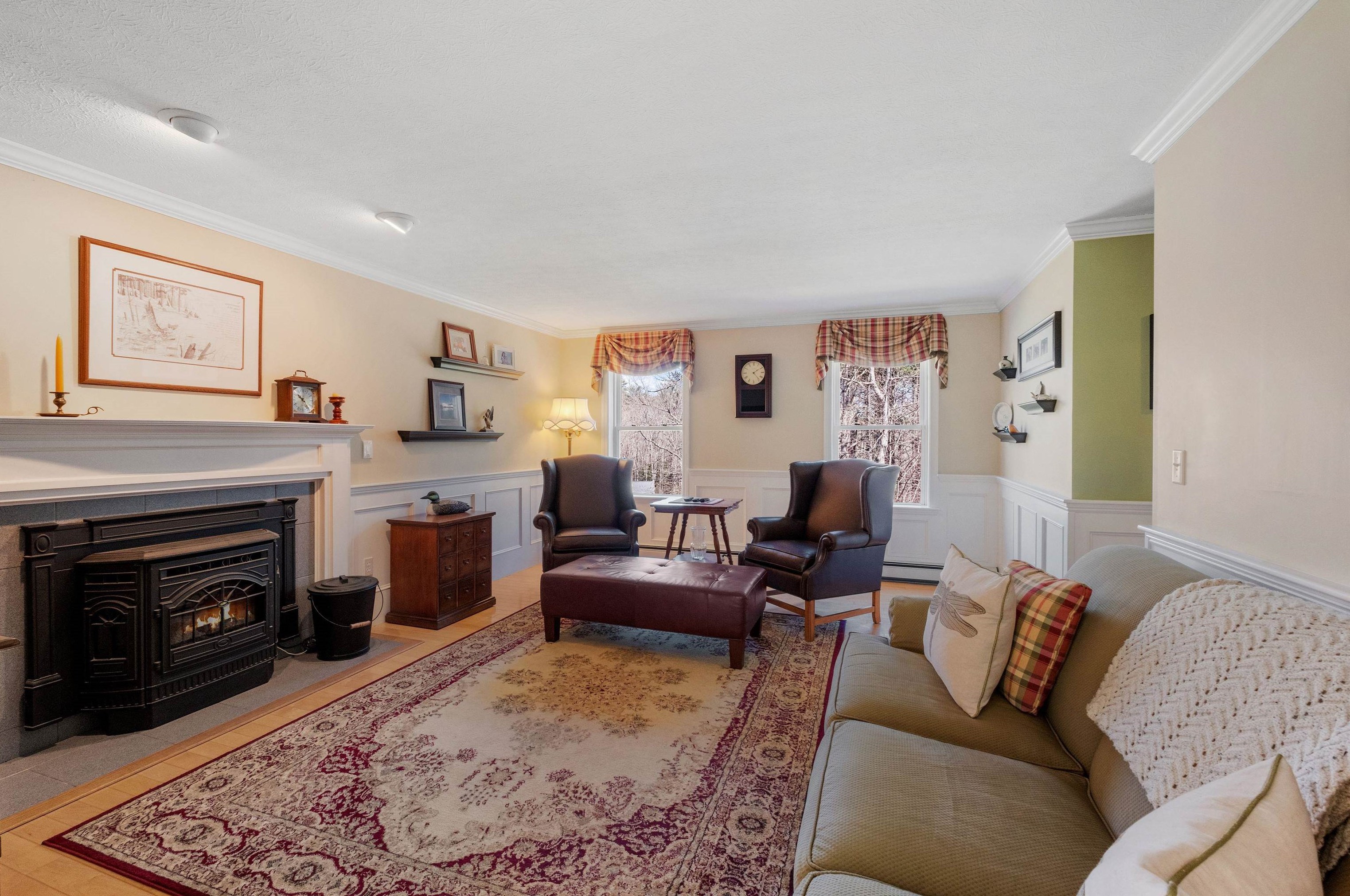 46 Elk Dr, Manchester NH  03110-4621 exterior