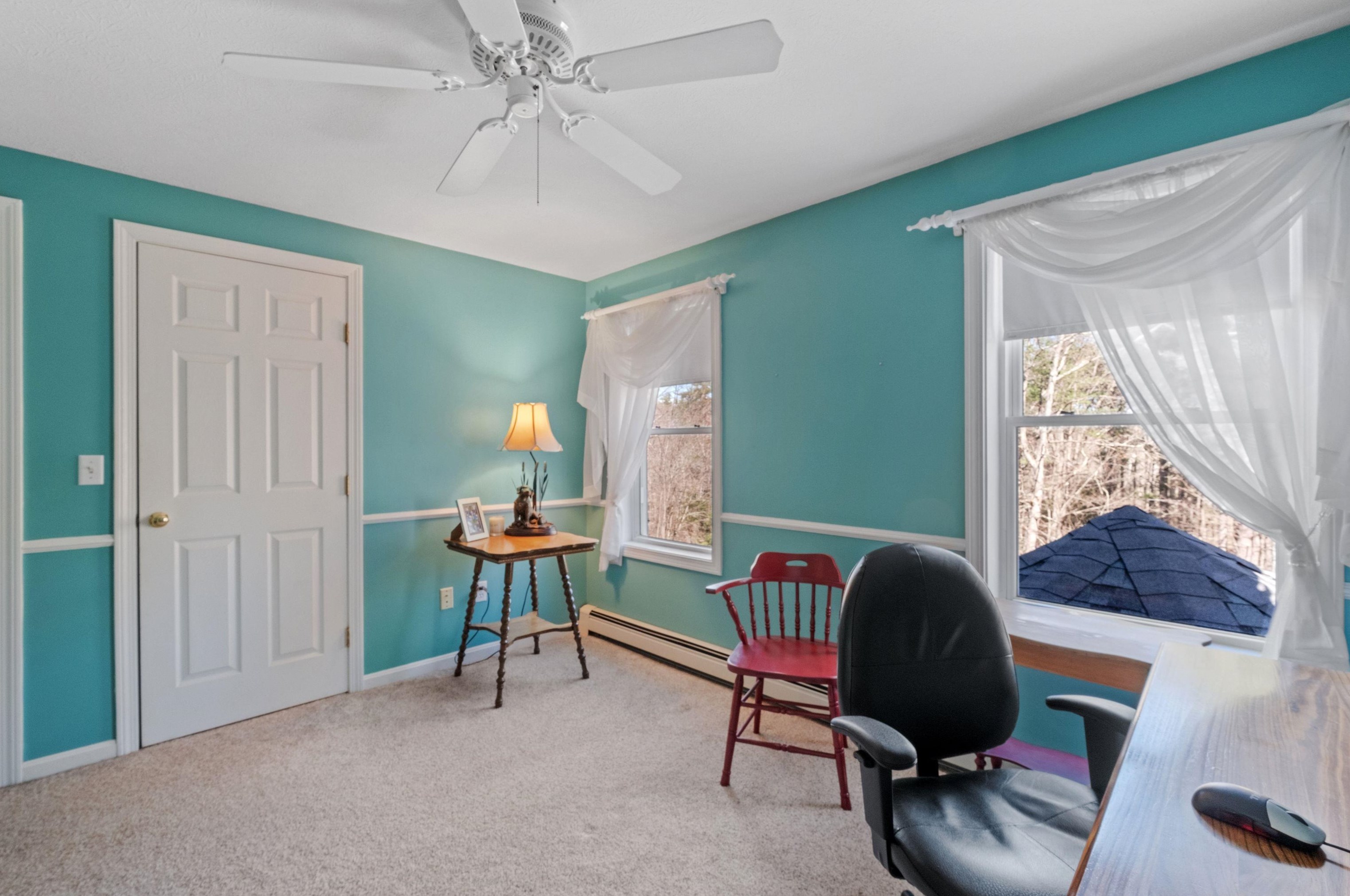 46 Elk Dr, Manchester NH  03110-4621 exterior