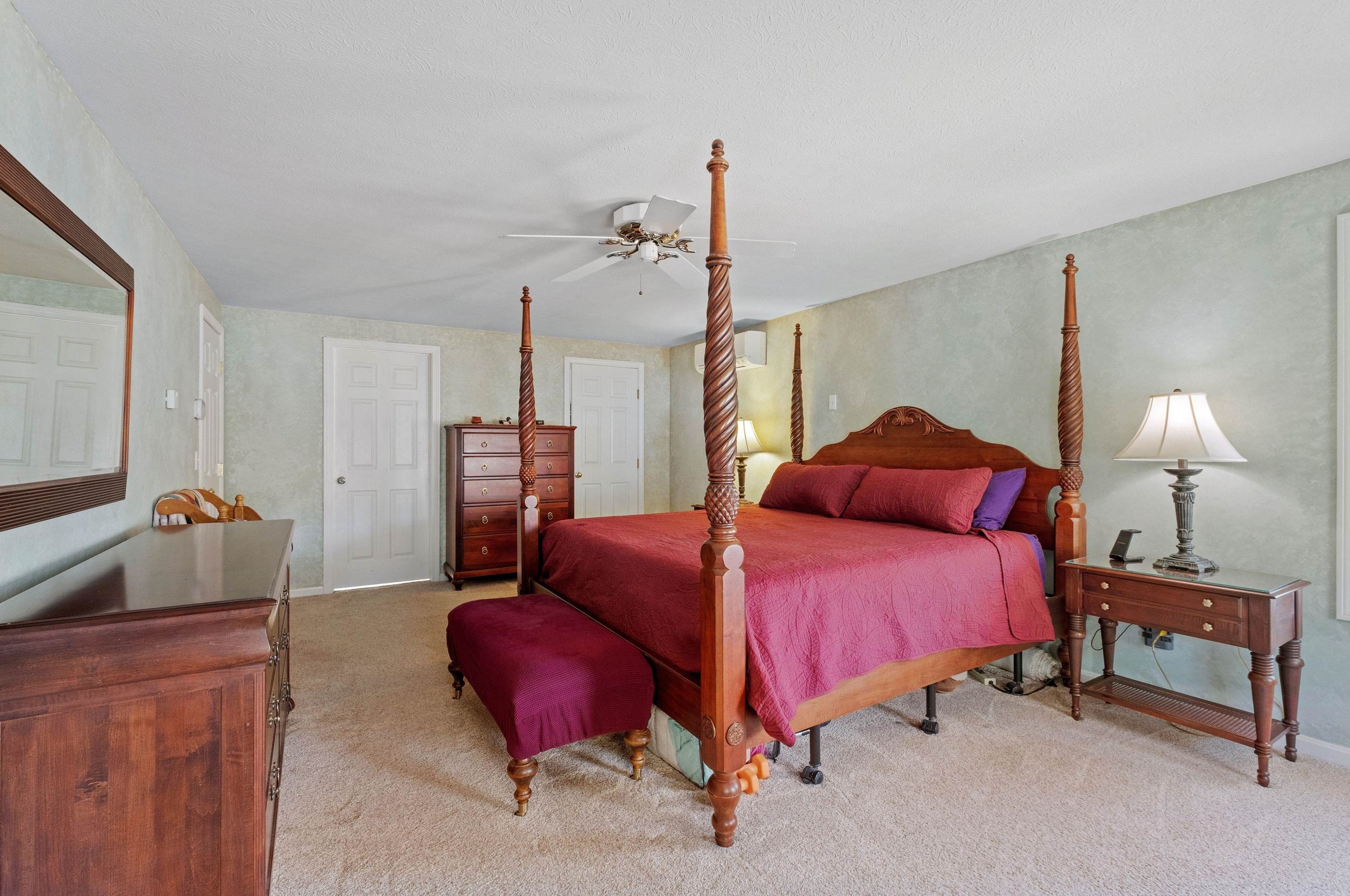 46 Elk Dr, Manchester NH  03110-4621 exterior