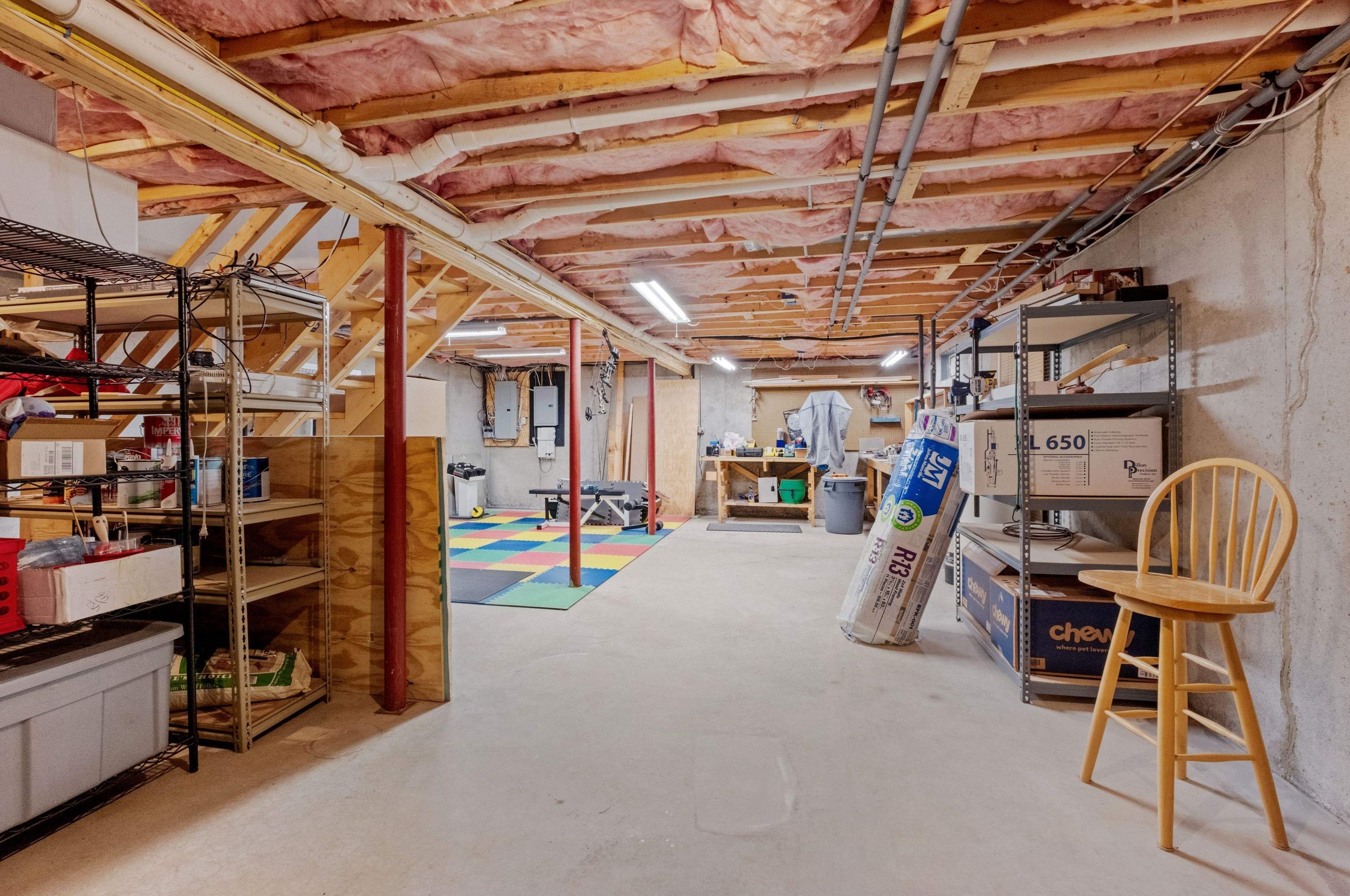 46 Elk Dr, Manchester NH  03110-4621 exterior