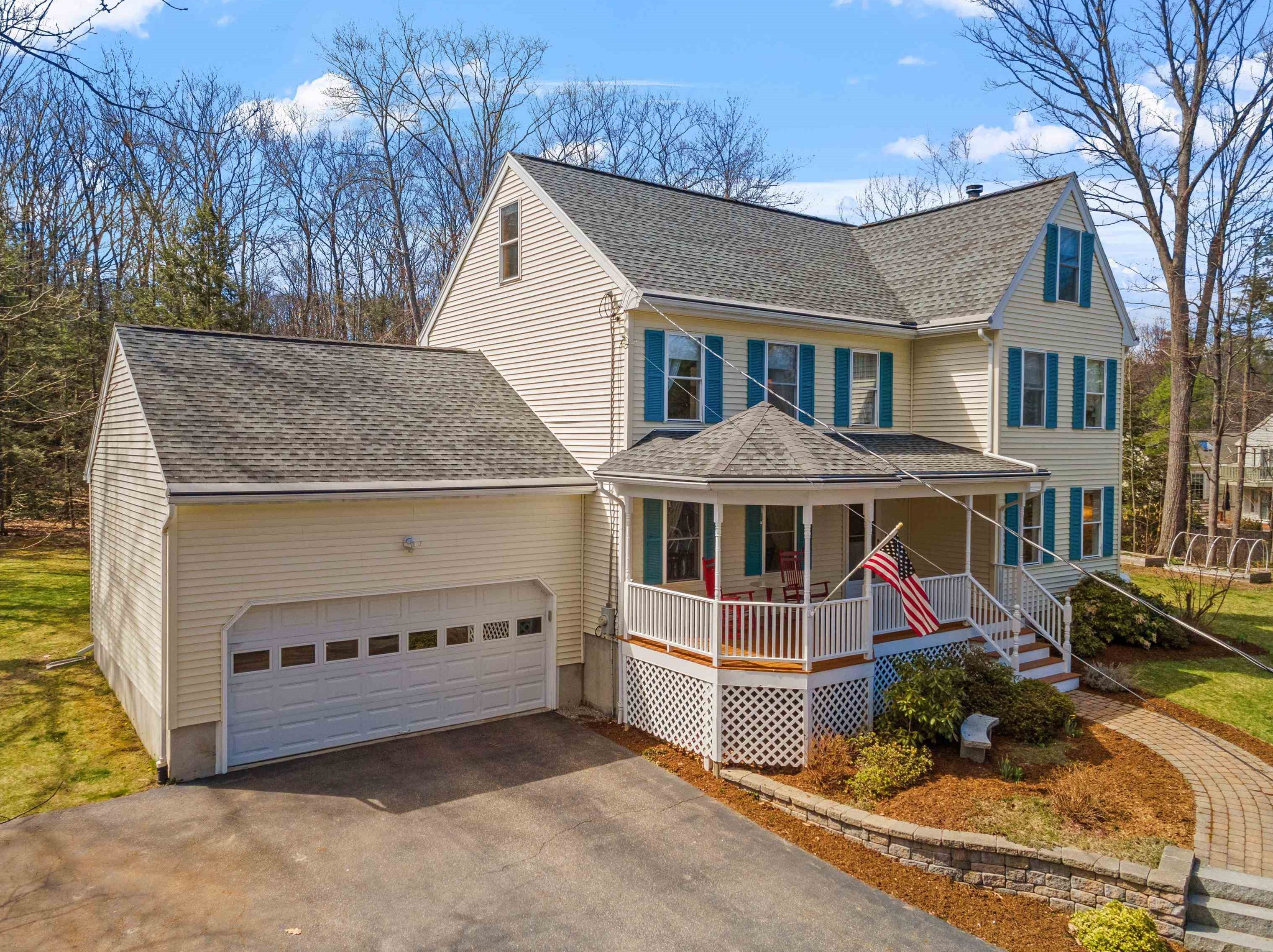 46 Elk Dr, Manchester NH  03110-4621 exterior