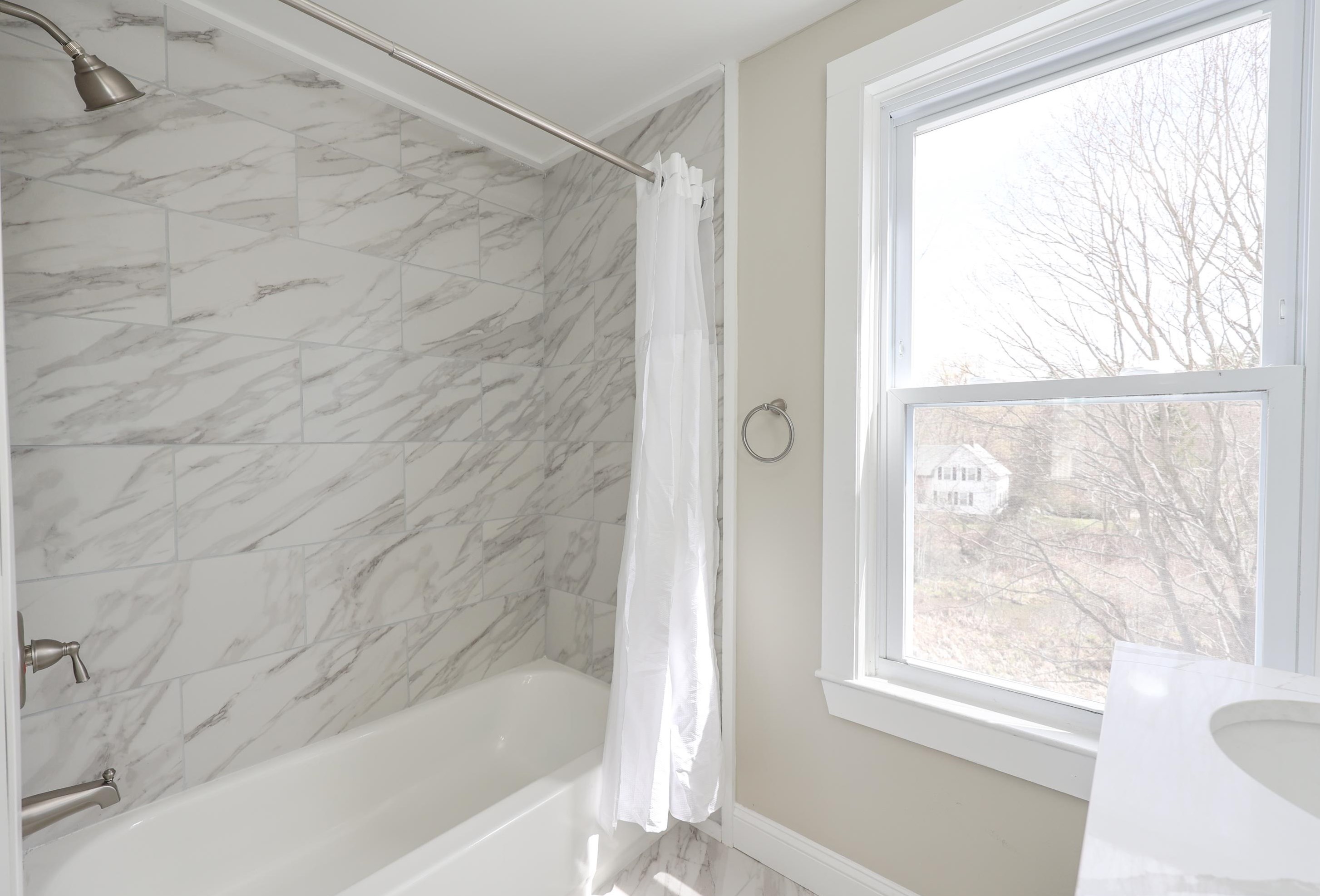 17 Epping St, Raymond NH 03077-2529 exterior