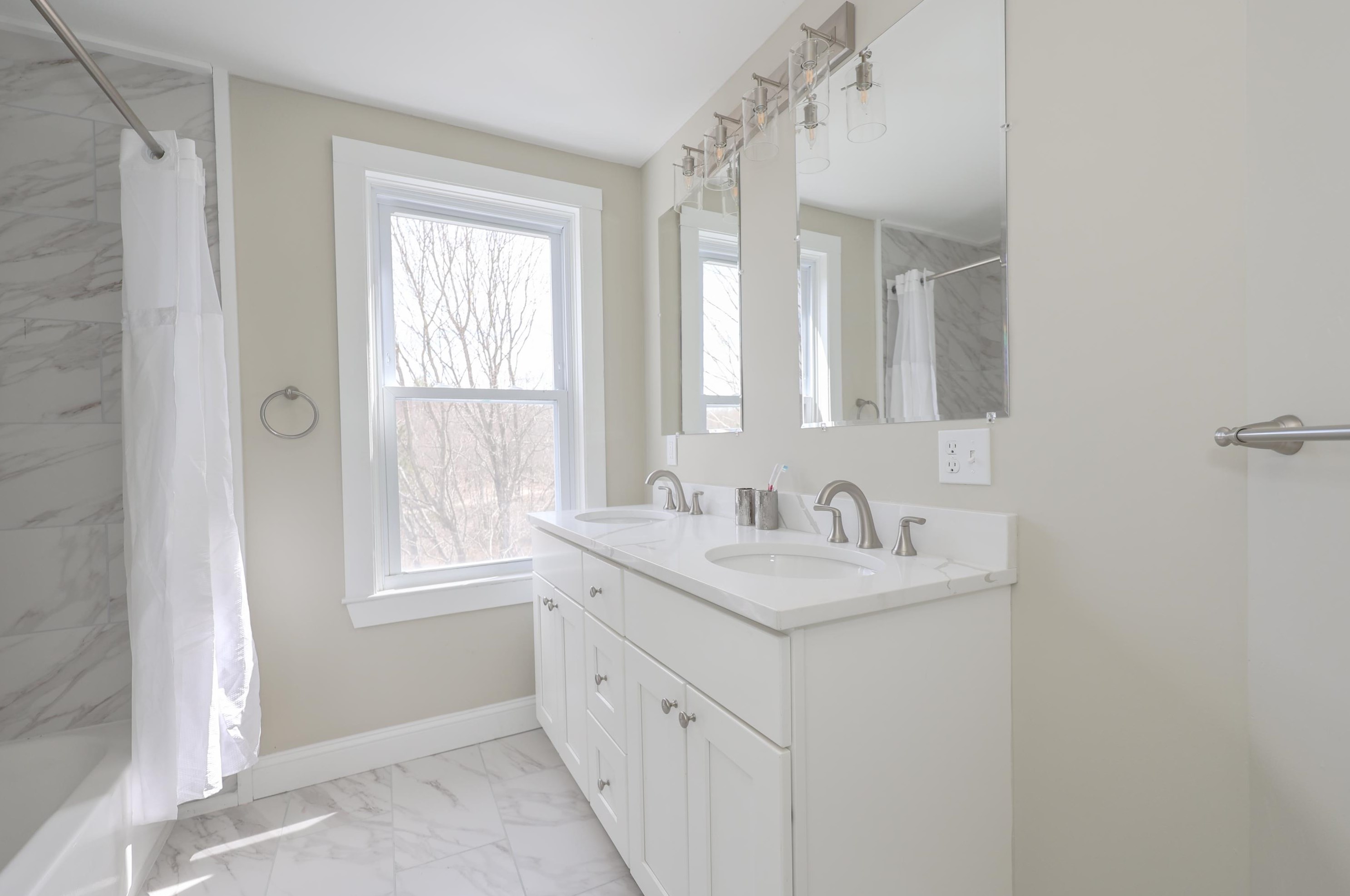 17 Epping St, Raymond NH 03077-2529 exterior